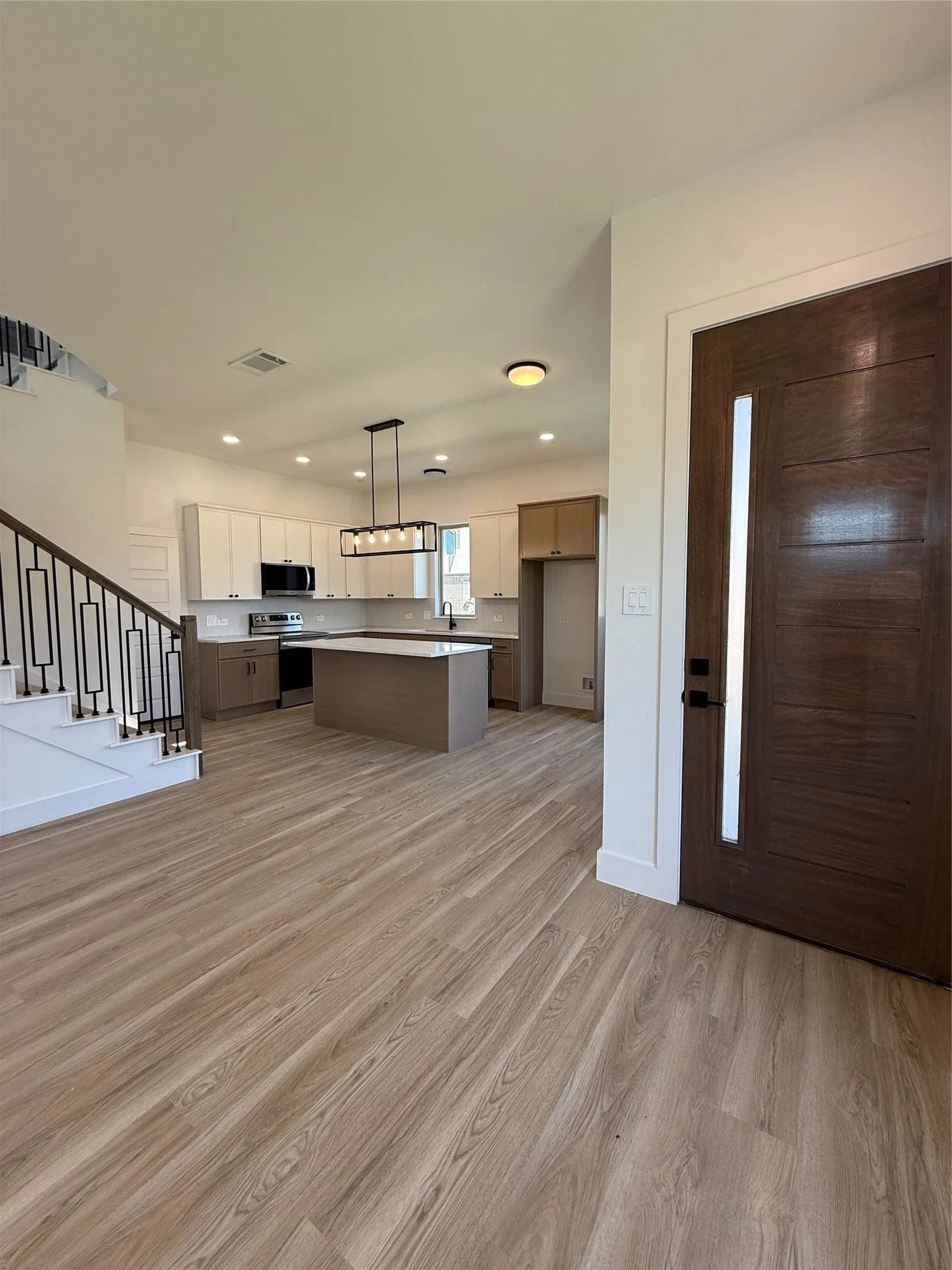 Duplex For Rent in Dallas County , 5634 Mesa Circle, Dallas, Texas 75235, 3 Bedroom, 3 Bathroom, 2 Garage spaces, 1,622 Sqft, built in 2026, mls#21384028, Real Estate Agent in Dallas, Homes For Rent in Dallas county, Homes For Rent in Dallas, Realtor in Dallas Texas, Real Estate Brokerage Independent Realty Texas, Luminita Cordes Realtor