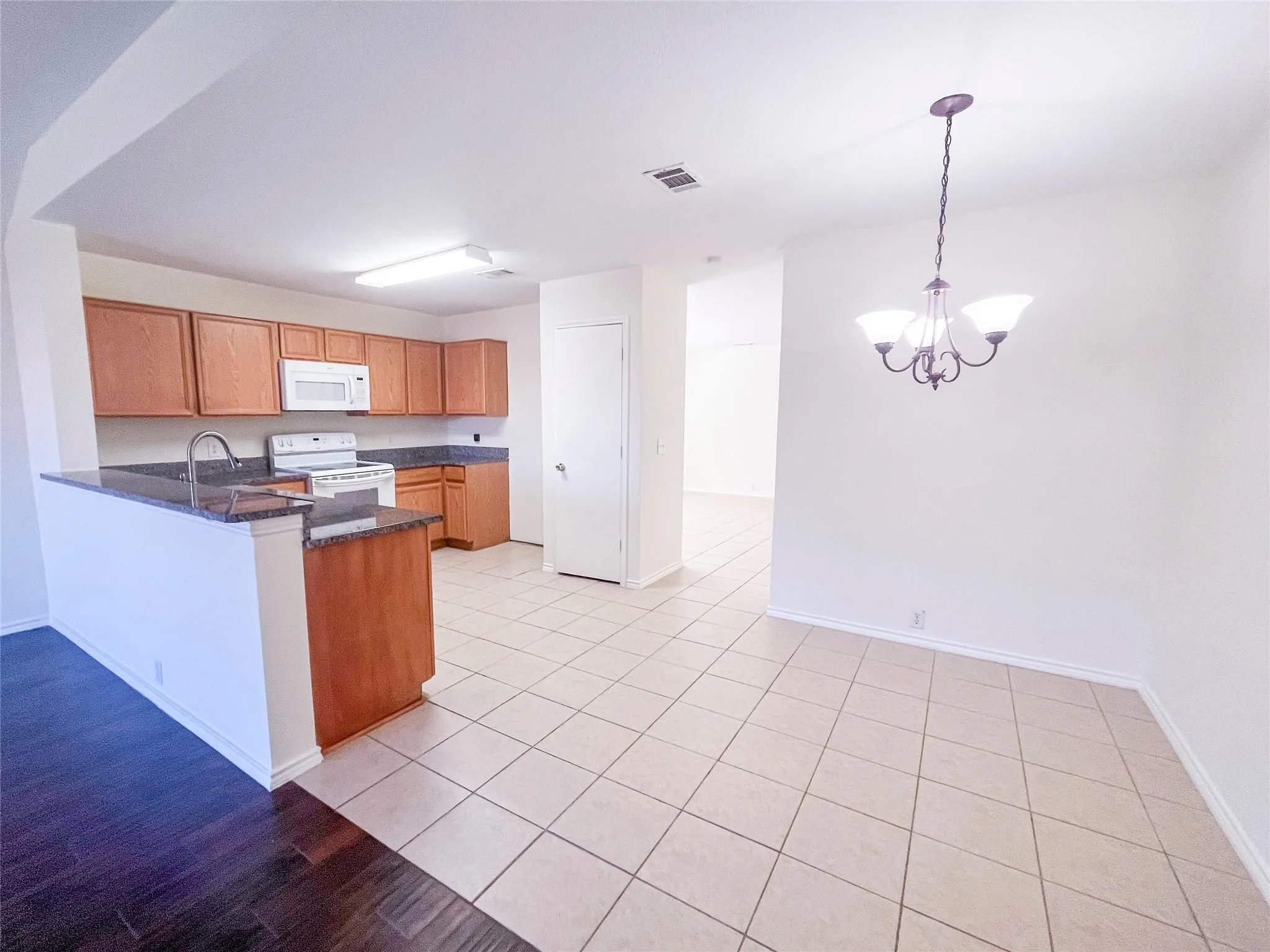Single Family Residence For Rent in Denton County , 8929 Sagebrush Trail, Cross Roads, Texas 76227, 3 Bedroom, 2 Bathroom, 2 Garage spaces, 1,957 Sqft, built in 2004, mls#21389906, Real Estate Agent in Cross Roads, Homes For Rent in Denton county, Homes For Rent in Cross Roads, Realtor in Cross Roads Texas, Real Estate Brokerage Independent Realty Texas, Luminita Cordes Realtor
