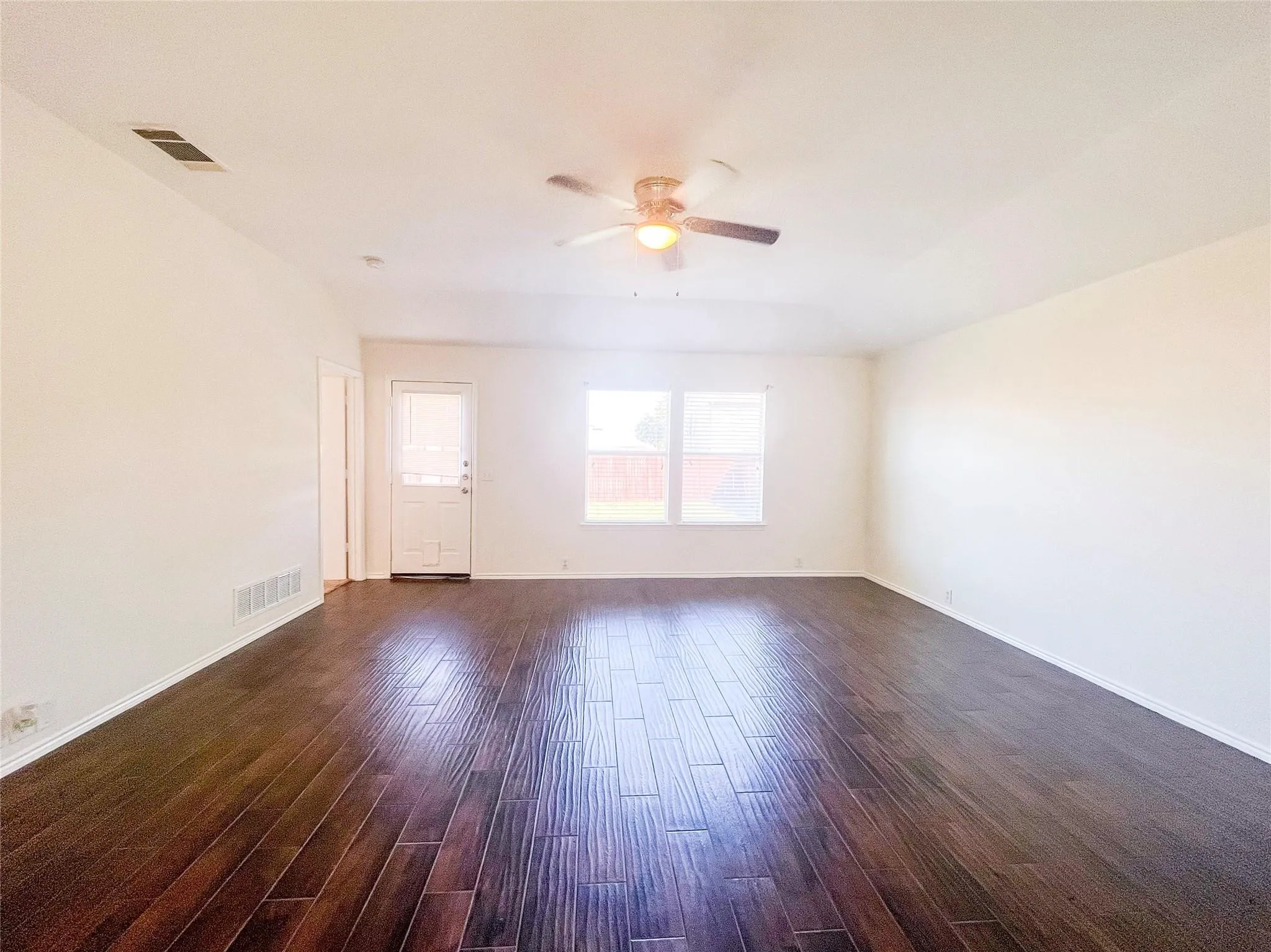 Single Family Residence For Rent in Denton County , 8929 Sagebrush Trail, Cross Roads, Texas 76227, 3 Bedroom, 2 Bathroom, 2 Garage spaces, 1,957 Sqft, built in 2004, mls#21389906, Real Estate Agent in Cross Roads, Homes For Rent in Denton county, Homes For Rent in Cross Roads, Realtor in Cross Roads Texas, Real Estate Brokerage Independent Realty Texas, Luminita Cordes Realtor