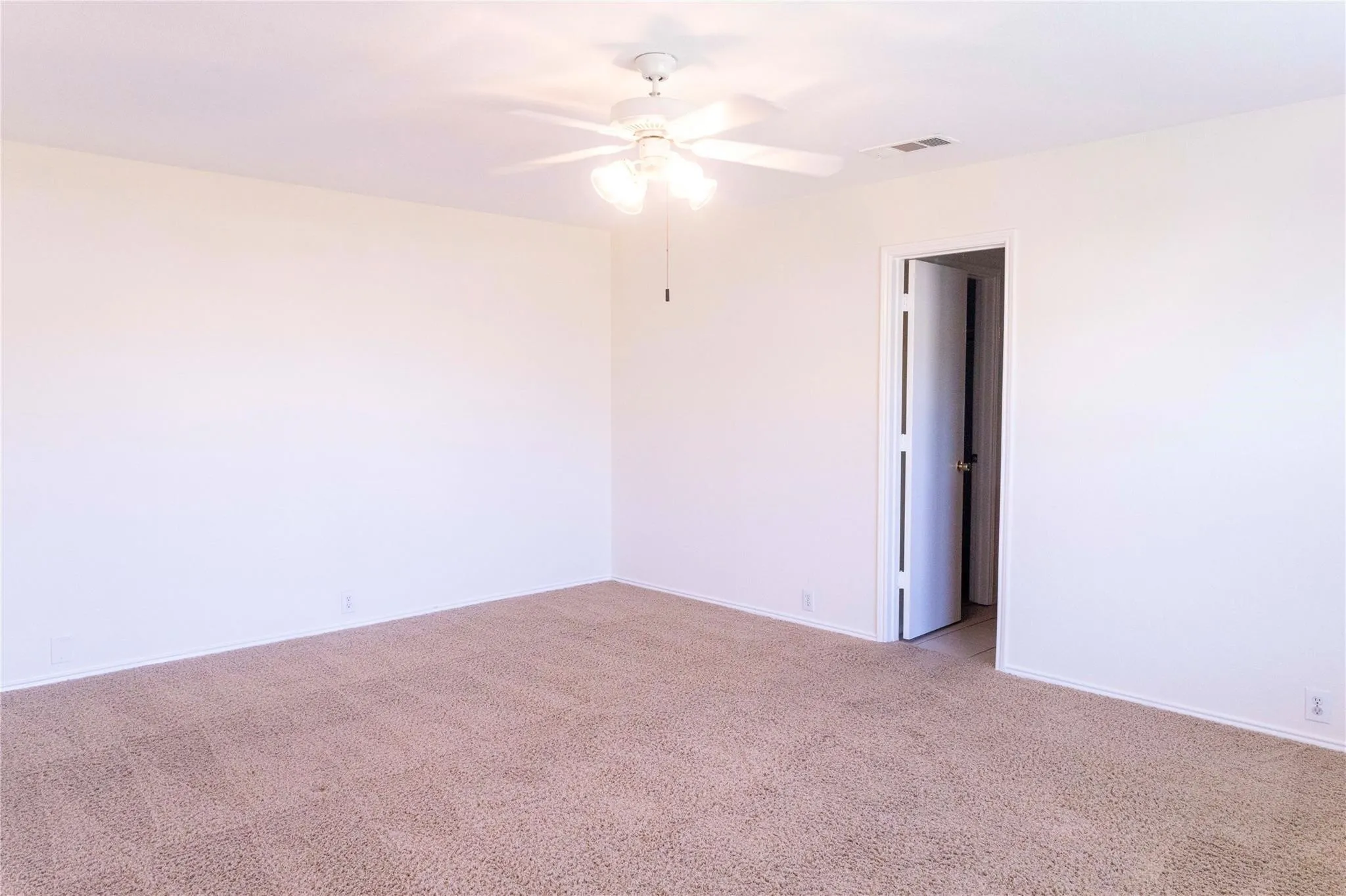 Single Family Residence For Rent in Denton County , 8929 Sagebrush Trail, Cross Roads, Texas 76227, 3 Bedroom, 2 Bathroom, 2 Garage spaces, 1,957 Sqft, built in 2004, mls#21389906, Real Estate Agent in Cross Roads, Homes For Rent in Denton county, Homes For Rent in Cross Roads, Realtor in Cross Roads Texas, Real Estate Brokerage Independent Realty Texas, Luminita Cordes Realtor