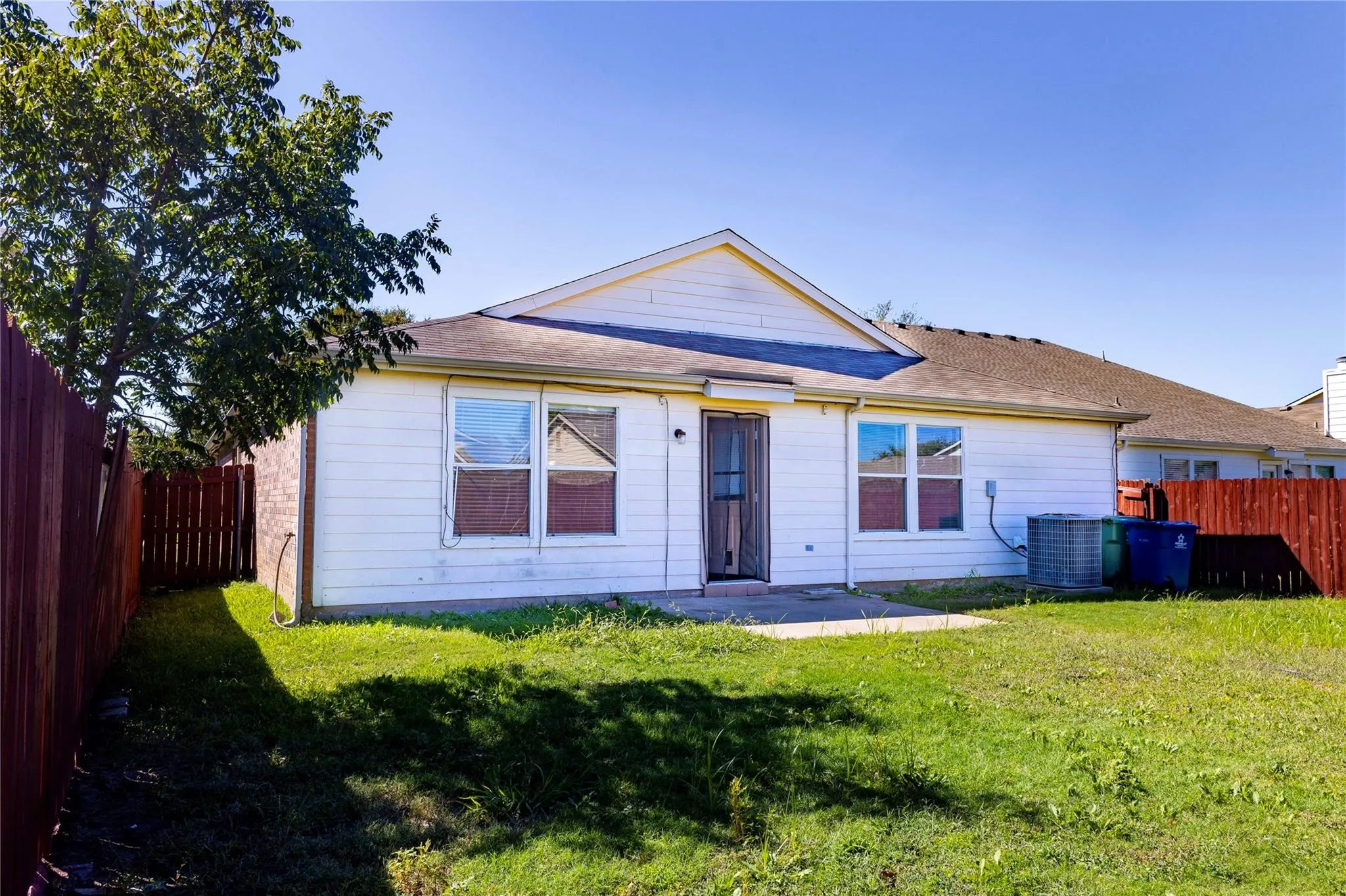 Single Family Residence For Rent in Denton County , 8929 Sagebrush Trail, Cross Roads, Texas 76227, 3 Bedroom, 2 Bathroom, 2 Garage spaces, 1,957 Sqft, built in 2004, mls#21389906, Real Estate Agent in Cross Roads, Homes For Rent in Denton county, Homes For Rent in Cross Roads, Realtor in Cross Roads Texas, Real Estate Brokerage Independent Realty Texas, Luminita Cordes Realtor