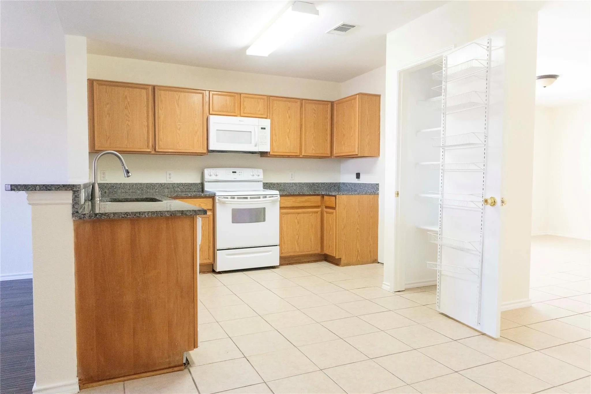 Single Family Residence For Rent in Denton County , 8929 Sagebrush Trail, Cross Roads, Texas 76227, 3 Bedroom, 2 Bathroom, 2 Garage spaces, 1,957 Sqft, built in 2004, mls#21389906, Real Estate Agent in Cross Roads, Homes For Rent in Denton county, Homes For Rent in Cross Roads, Realtor in Cross Roads Texas, Real Estate Brokerage Independent Realty Texas, Luminita Cordes Realtor