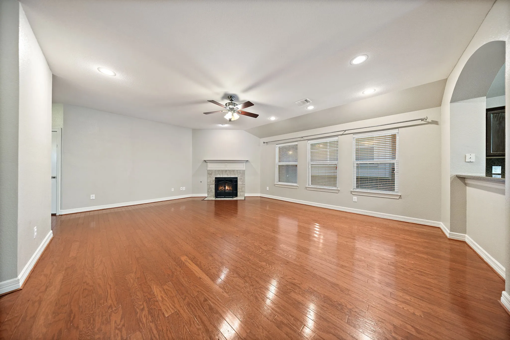 Single Family Residence For Sale in Collin County , 2904 Midstream Drive, Wylie, Texas 75098, 3 Bedroom, 2 Bathroom, 2 Garage spaces, 1,984 Sqft, built in 2005, mls#21379477, Real Estate Agent in Wylie, Homes For Sale in Collin county, Homes For Sale in Wylie, Realtor in Wylie Texas, Real Estate Brokerage Independent Realty Texas, Luminita Cordes Realtor