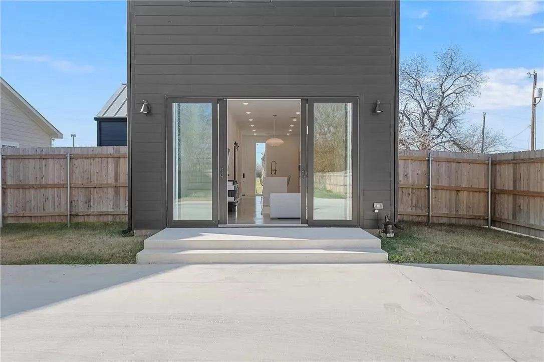 Single Family Residence For Sale in Mc Lennan County , 3520 S 4TH, Waco, Texas 76706, 3 Bedroom, 2 Bathroom, Garage spaces, 1,381 Sqft, built in 2023, mls#21389909, Real Estate Agent in Waco, Homes For Sale in Mc Lennan county, Homes For Sale in Waco, Realtor in Waco Texas, Real Estate Brokerage Independent Realty Texas, Luminita Cordes Realtor