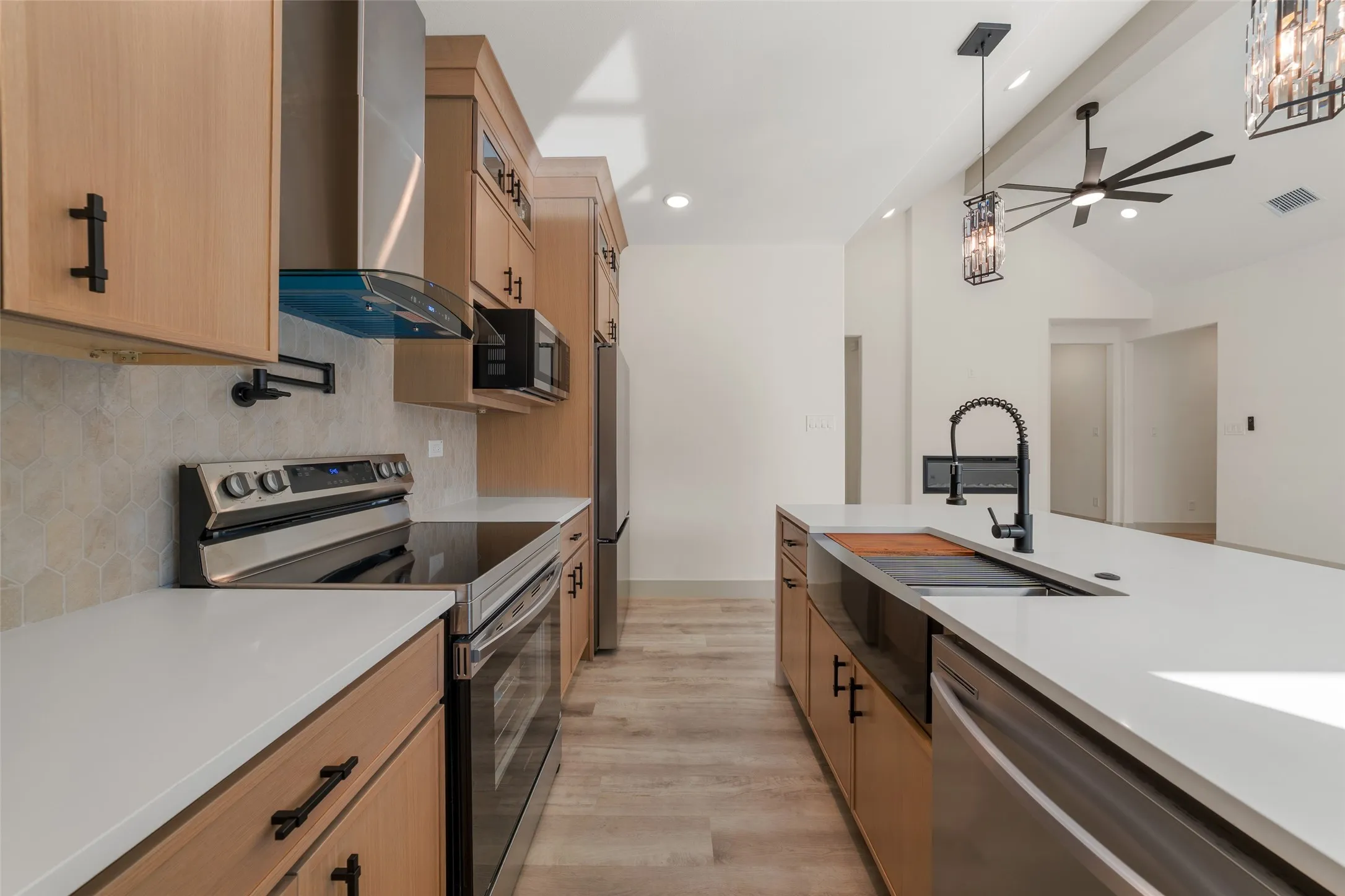 Single Family Residence For Sale in Hood County , 5614 San Jacinto Drive, Granbury, Texas 76048, 3 Bedroom, 2 Bathroom, 2 Garage spaces, 1,300 Sqft, built in 2026, mls#21389822, Real Estate Agent in Granbury, Homes For Sale in Hood county, Homes For Sale in Granbury, Realtor in Granbury Texas, Real Estate Brokerage Independent Realty Texas, Luminita Cordes Realtor