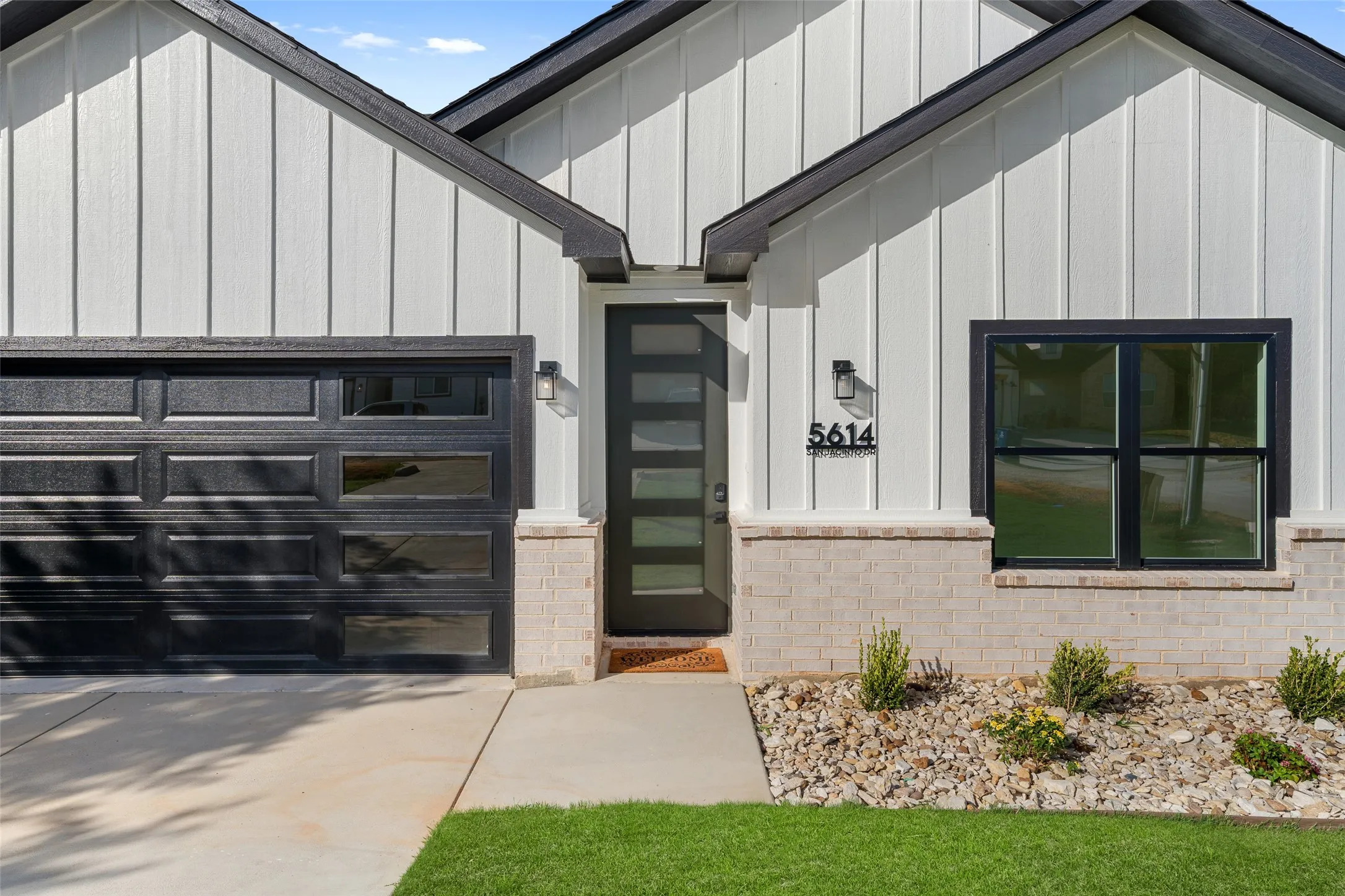 Single Family Residence For Sale in Hood County , 5614 San Jacinto Drive, Granbury, Texas 76048, 3 Bedroom, 2 Bathroom, 2 Garage spaces, 1,300 Sqft, built in 2026, mls#21389822, Real Estate Agent in Granbury, Homes For Sale in Hood county, Homes For Sale in Granbury, Realtor in Granbury Texas, Real Estate Brokerage Independent Realty Texas, Luminita Cordes Realtor