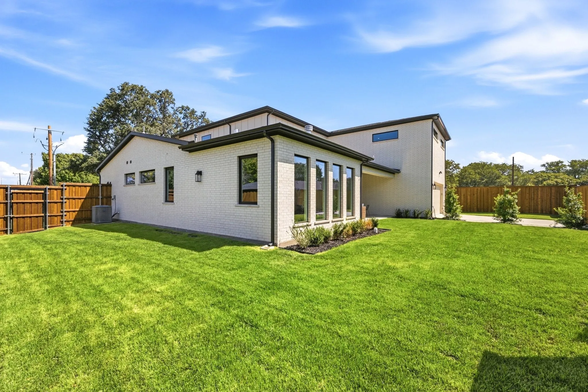 Single Family Residence For Sale in Dallas County , 503 Arrowhead Drive, Richardson, Texas 75080, 5 Bedroom, 4 Bathroom, 2 Garage spaces, 4,925 Sqft, built in 2026, mls#21385805, Real Estate Agent in Richardson, Homes For Sale in Dallas county, Homes For Sale in Richardson, Realtor in Richardson Texas, Real Estate Brokerage Independent Realty Texas, Luminita Cordes Realtor
