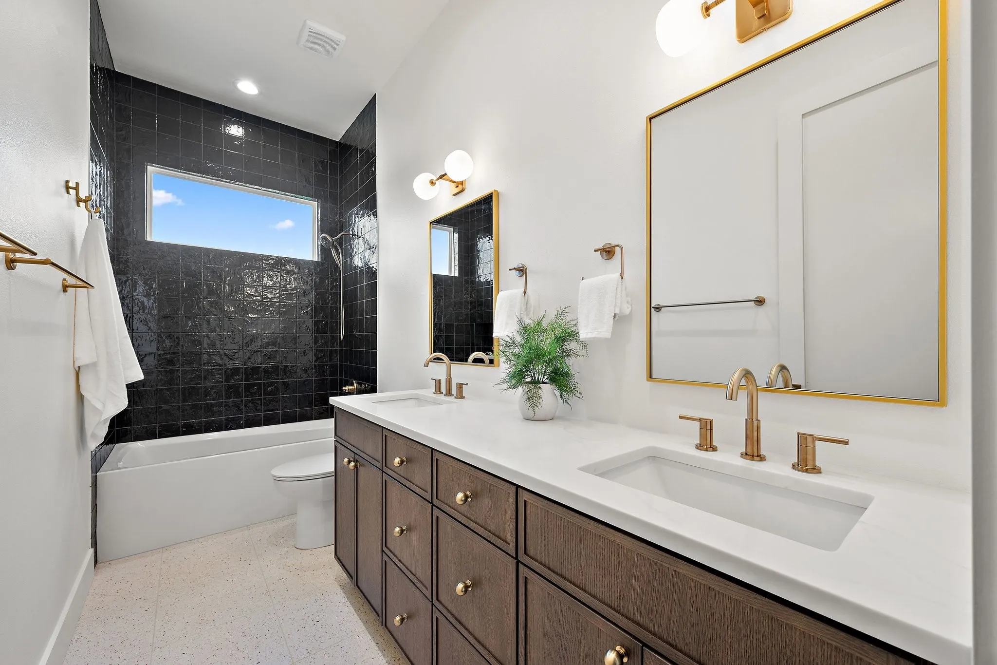 Single Family Residence For Sale in Dallas County , 503 Arrowhead Drive, Richardson, Texas 75080, 5 Bedroom, 4 Bathroom, 2 Garage spaces, 4,925 Sqft, built in 2026, mls#21385805, Real Estate Agent in Richardson, Homes For Sale in Dallas county, Homes For Sale in Richardson, Realtor in Richardson Texas, Real Estate Brokerage Independent Realty Texas, Luminita Cordes Realtor