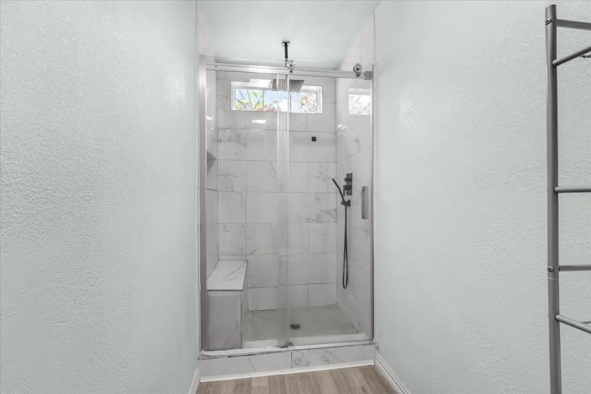 Single Family Residence For Sale in Tarrant County , 1016 Sycamore Terrace, Fort Worth, Texas 76104, 3 Bedroom, 2 Bathroom, Garage spaces, 933 Sqft, built in 1947, mls#21386417, Real Estate Agent in Fort Worth, Homes For Sale in Tarrant county, Homes For Sale in Fort Worth, Realtor in Fort Worth Texas, Real Estate Brokerage Independent Realty Texas, Luminita Cordes Realtor