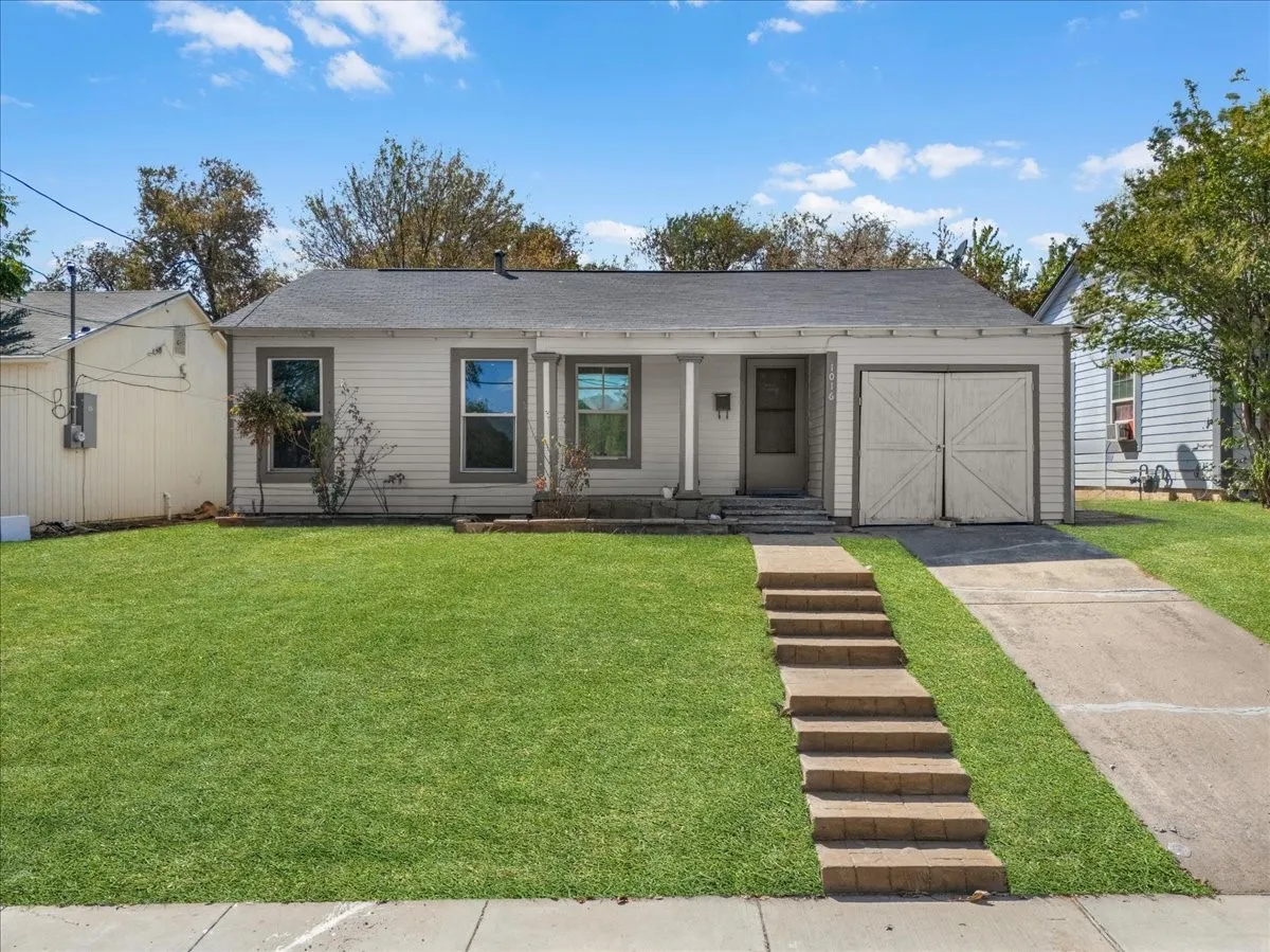 Single Family Residence For Sale