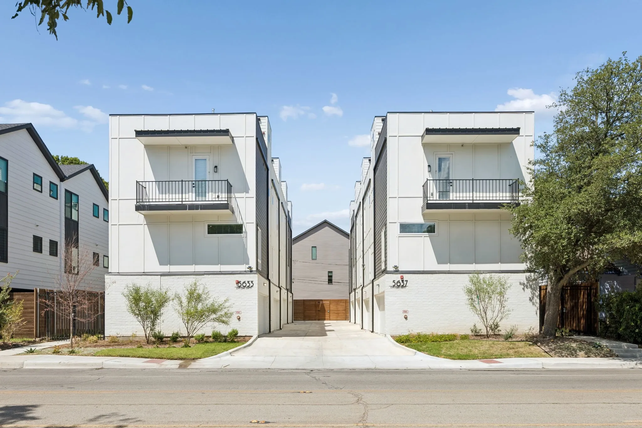 Townhouse For Rent in Dallas County , 5633 Live Oak 104, Dallas, Texas 75206, 2 Bedroom, 3 Bathroom, 2 Garage spaces, 1,533 Sqft, built in 2025, mls#21389903, Real Estate Agent in Dallas, Homes For Rent in Dallas county, Homes For Rent in Dallas, Realtor in Dallas Texas, Real Estate Brokerage Independent Realty Texas, Luminita Cordes Realtor