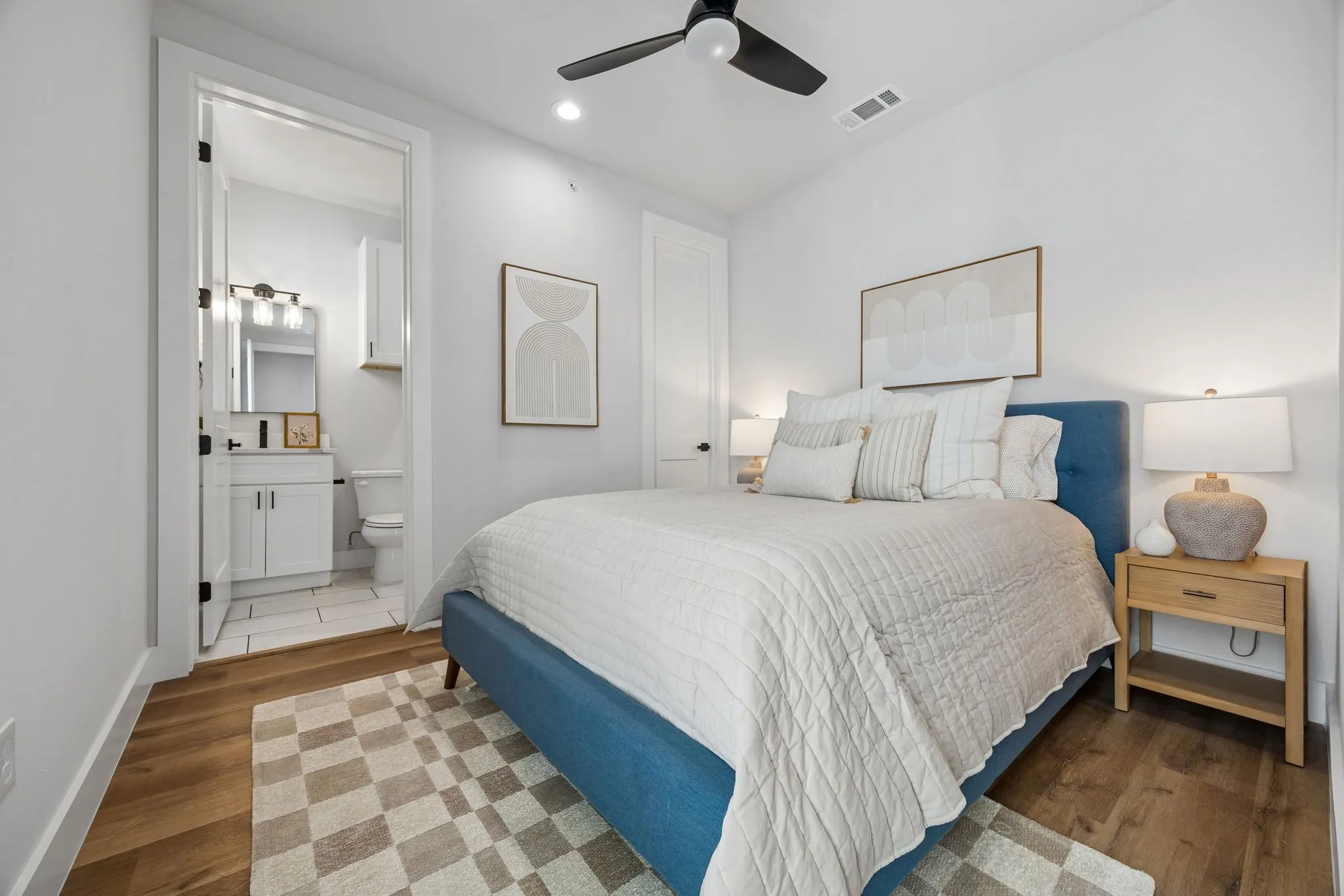 Townhouse For Rent in Dallas County , 5633 Live Oak 104, Dallas, Texas 75206, 2 Bedroom, 3 Bathroom, 2 Garage spaces, 1,533 Sqft, built in 2025, mls#21389903, Real Estate Agent in Dallas, Homes For Rent in Dallas county, Homes For Rent in Dallas, Realtor in Dallas Texas, Real Estate Brokerage Independent Realty Texas, Luminita Cordes Realtor