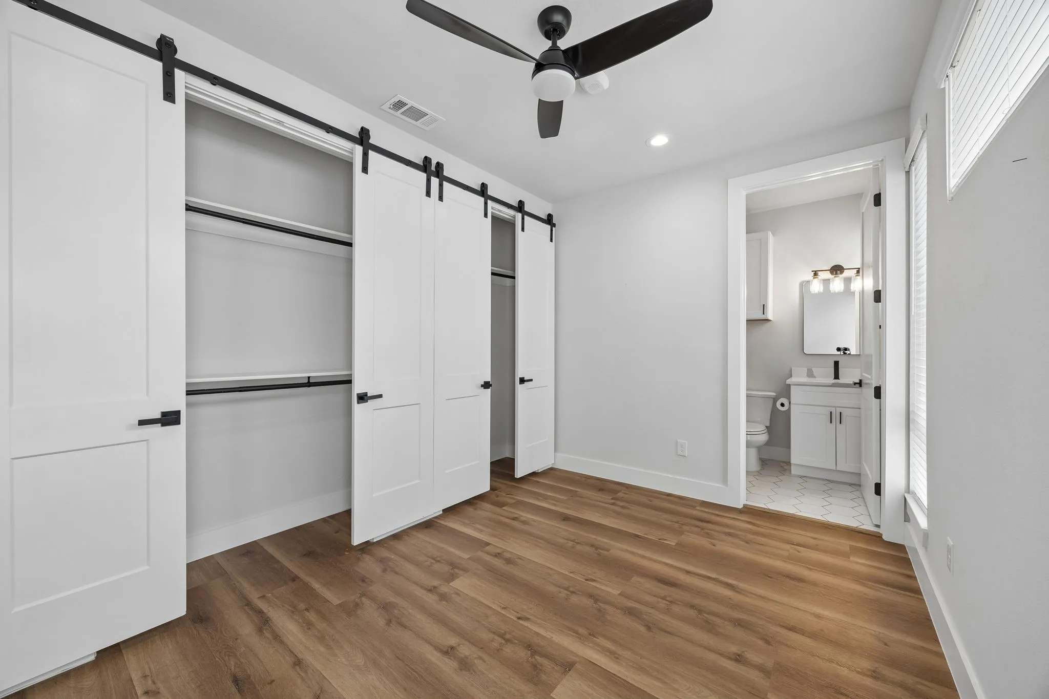 Townhouse For Rent in Dallas County , 5633 Live Oak 104, Dallas, Texas 75206, 2 Bedroom, 3 Bathroom, 2 Garage spaces, 1,533 Sqft, built in 2025, mls#21389903, Real Estate Agent in Dallas, Homes For Rent in Dallas county, Homes For Rent in Dallas, Realtor in Dallas Texas, Real Estate Brokerage Independent Realty Texas, Luminita Cordes Realtor