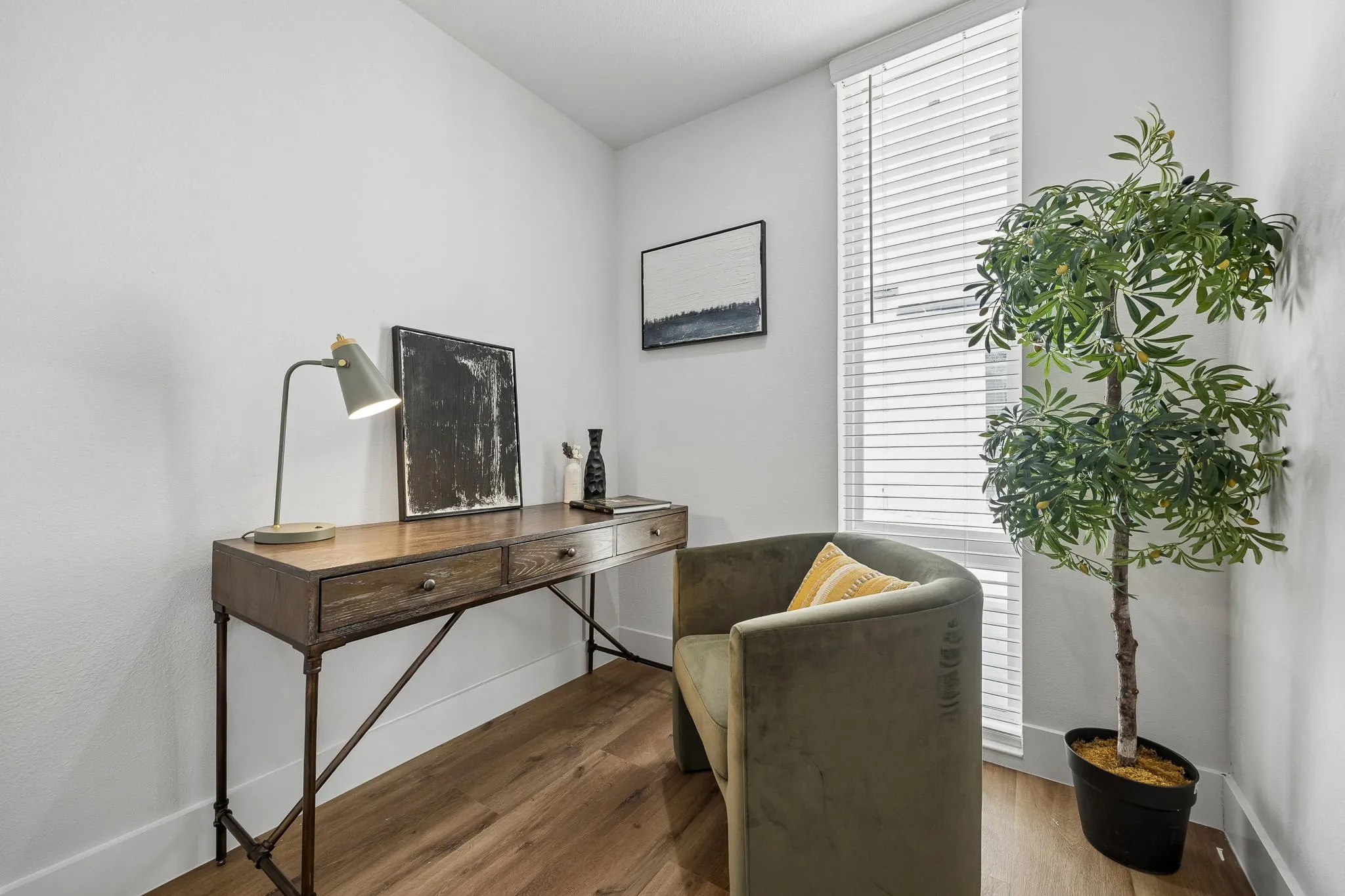 Townhouse For Rent in Dallas County , 5633 Live Oak 104, Dallas, Texas 75206, 2 Bedroom, 3 Bathroom, 2 Garage spaces, 1,533 Sqft, built in 2025, mls#21389903, Real Estate Agent in Dallas, Homes For Rent in Dallas county, Homes For Rent in Dallas, Realtor in Dallas Texas, Real Estate Brokerage Independent Realty Texas, Luminita Cordes Realtor