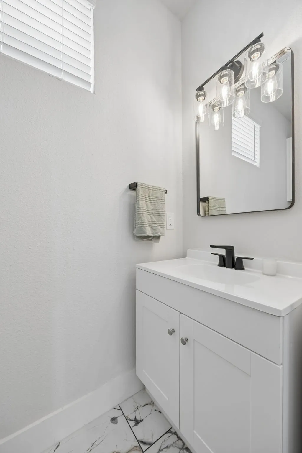 Townhouse For Rent in Dallas County , 5633 Live Oak 103, Dallas, Texas 75206, 2 Bedroom, 3 Bathroom, 2 Garage spaces, 1,533 Sqft, built in 2025, mls#21389897, Real Estate Agent in Dallas, Homes For Rent in Dallas county, Homes For Rent in Dallas, Realtor in Dallas Texas, Real Estate Brokerage Independent Realty Texas, Luminita Cordes Realtor