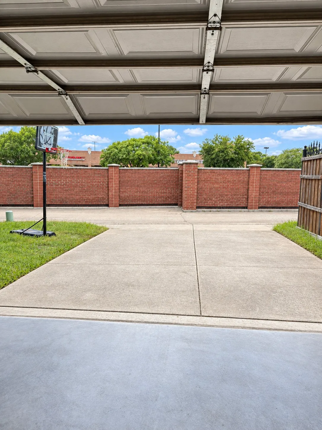 Single Family Residence For Rent in Dallas County , 902 Horseshoe Bend, Richardson, Texas 75081, 4 Bedroom, 3 Bathroom, 2 Garage spaces, 2,663 Sqft, built in 1998, mls#21388865, Real Estate Agent in Richardson, Homes For Rent in Dallas county, Homes For Rent in Richardson, Realtor in Richardson Texas, Real Estate Brokerage Independent Realty Texas, Luminita Cordes Realtor