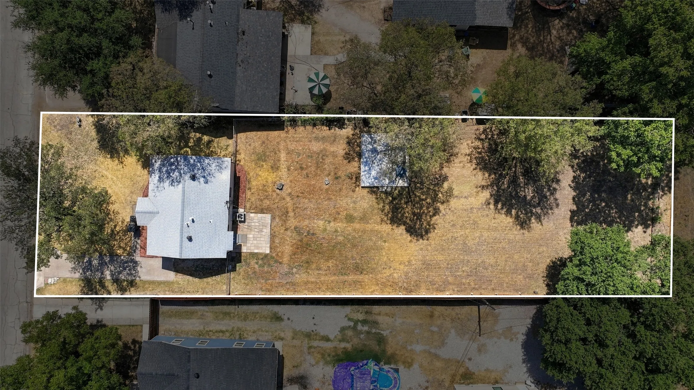 Single Family Residence For Sale in Dallas County , 605 NE 33rd Street, Grand Prairie, Texas 75050, 2 Bedroom, 1 Bathroom, Garage spaces, 775 Sqft, built in 1950, mls#21389817, Real Estate Agent in Grand Prairie, Homes For Sale in Dallas county, Homes For Sale in Grand Prairie, Realtor in Grand Prairie Texas, Real Estate Brokerage Independent Realty Texas, Luminita Cordes Realtor