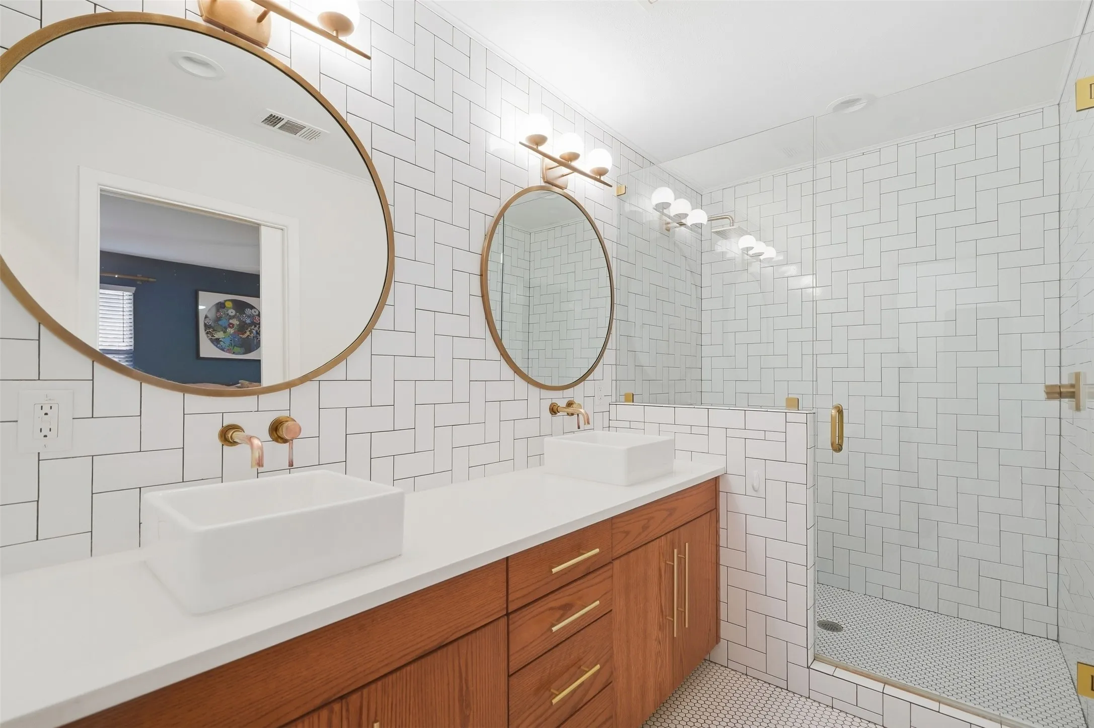 Single Family Residence For Sale in Tarrant County , 2908 Ryan Place Drive, Fort Worth, Texas 76110, 3 Bedroom, 3 Bathroom, 2 Garage spaces, 1,748 Sqft, built in 1953, mls#21384412, Real Estate Agent in Fort Worth, Homes For Sale in Tarrant county, Homes For Sale in Fort Worth, Realtor in Fort Worth Texas, Real Estate Brokerage Independent Realty Texas, Luminita Cordes Realtor