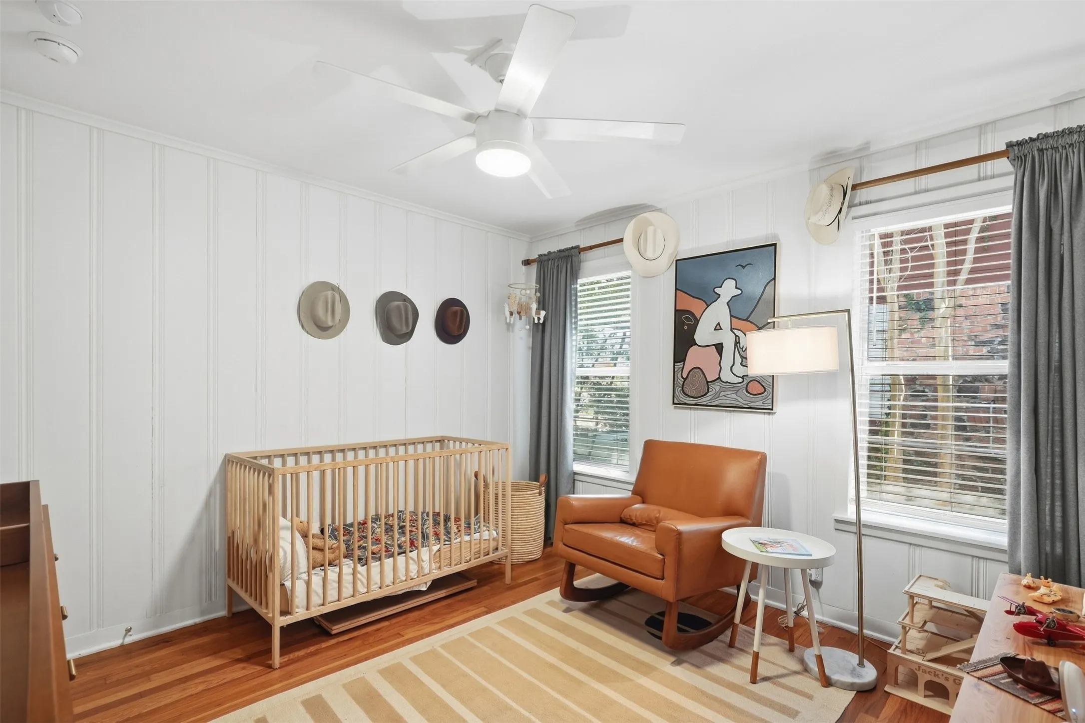 Single Family Residence For Sale in Tarrant County , 2908 Ryan Place Drive, Fort Worth, Texas 76110, 3 Bedroom, 3 Bathroom, 2 Garage spaces, 1,748 Sqft, built in 1953, mls#21384412, Real Estate Agent in Fort Worth, Homes For Sale in Tarrant county, Homes For Sale in Fort Worth, Realtor in Fort Worth Texas, Real Estate Brokerage Independent Realty Texas, Luminita Cordes Realtor