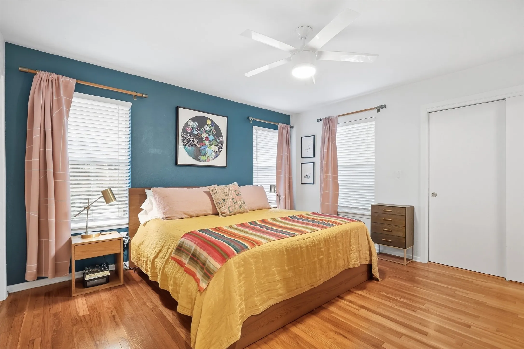 Single Family Residence For Sale in Tarrant County , 2908 Ryan Place Drive, Fort Worth, Texas 76110, 3 Bedroom, 3 Bathroom, 2 Garage spaces, 1,748 Sqft, built in 1953, mls#21384412, Real Estate Agent in Fort Worth, Homes For Sale in Tarrant county, Homes For Sale in Fort Worth, Realtor in Fort Worth Texas, Real Estate Brokerage Independent Realty Texas, Luminita Cordes Realtor
