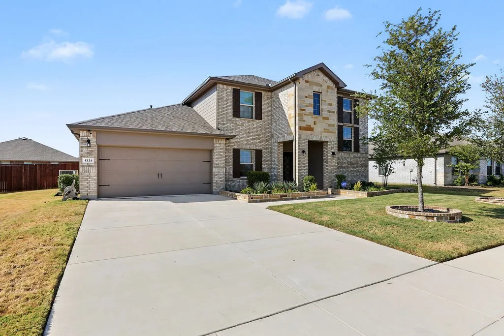Single Family Residence For Sale in Dallas County , 1221 Boulder Drive, Cedar Hill, Texas 75104, 4 Bedroom, 3 Bathroom, 2 Garage spaces, 3,021 Sqft, built in 2023, mls#21389861, Real Estate Agent in Cedar Hill, Homes For Sale in Dallas county, Homes For Sale in Cedar Hill, Realtor in Cedar Hill Texas, Real Estate Brokerage Independent Realty Texas, Luminita Cordes Realtor