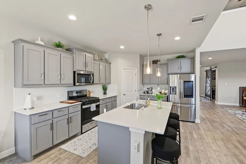 Single Family Residence For Sale in Dallas County , 1221 Boulder Drive, Cedar Hill, Texas 75104, 4 Bedroom, 3 Bathroom, 2 Garage spaces, 3,021 Sqft, built in 2023, mls#21389861, Real Estate Agent in Cedar Hill, Homes For Sale in Dallas county, Homes For Sale in Cedar Hill, Realtor in Cedar Hill Texas, Real Estate Brokerage Independent Realty Texas, Luminita Cordes Realtor