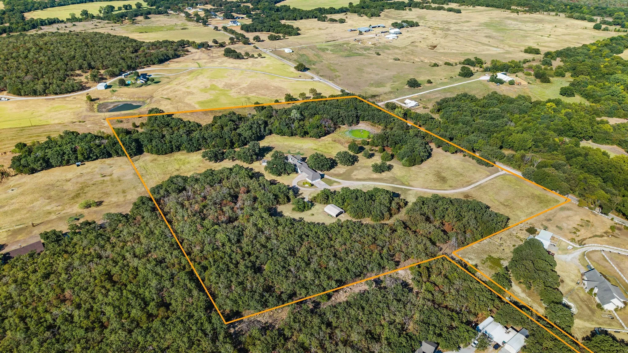 Single Family Residence For Sale in Wise County , 872 County Road 1670, Alvord, Texas 76225, 4 Bedroom, 3 Bathroom, 3 Garage spaces, 3,698 Sqft, built in 1998, mls#21388379, Real Estate Agent in Alvord, Homes For Sale in Wise county, Homes For Sale in Alvord, Realtor in Alvord Texas, Real Estate Brokerage Independent Realty Texas, Luminita Cordes Realtor