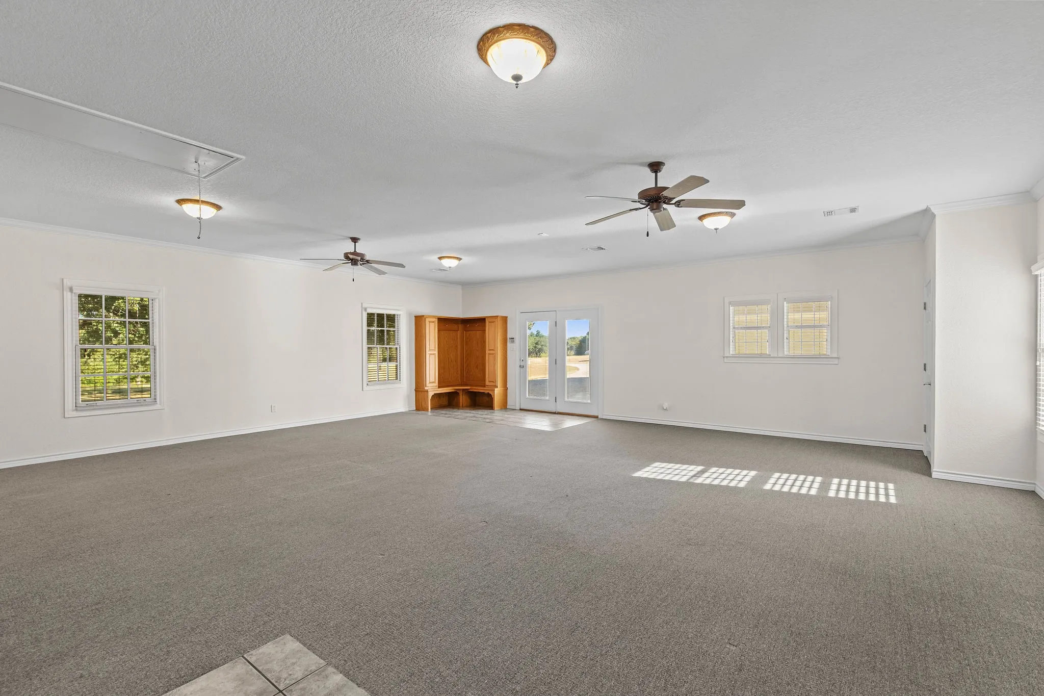 Single Family Residence For Sale in Wise County , 872 County Road 1670, Alvord, Texas 76225, 4 Bedroom, 3 Bathroom, 3 Garage spaces, 3,698 Sqft, built in 1998, mls#21388379, Real Estate Agent in Alvord, Homes For Sale in Wise county, Homes For Sale in Alvord, Realtor in Alvord Texas, Real Estate Brokerage Independent Realty Texas, Luminita Cordes Realtor