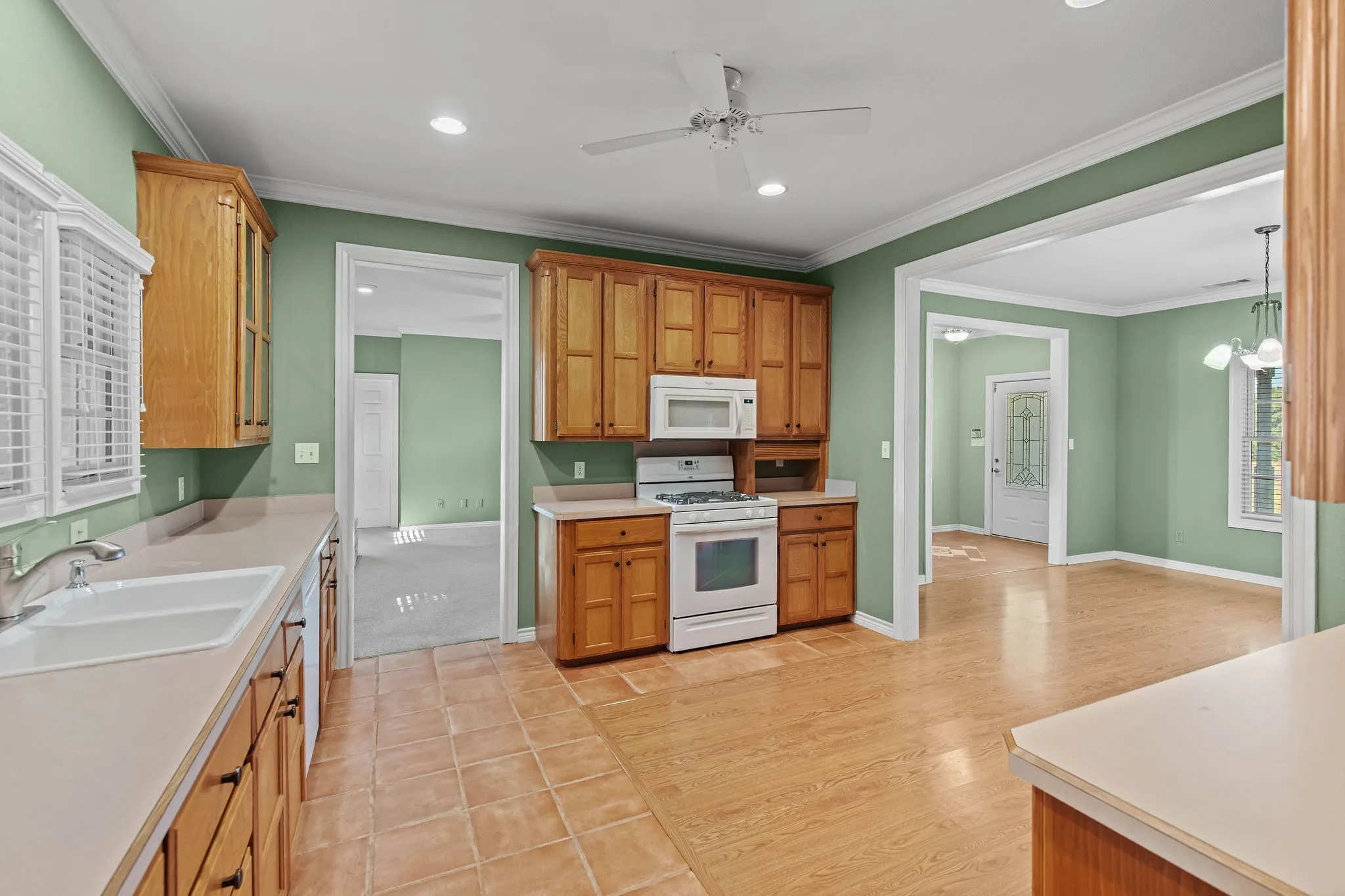 Single Family Residence For Sale in Wise County , 872 County Road 1670, Alvord, Texas 76225, 4 Bedroom, 3 Bathroom, 3 Garage spaces, 3,698 Sqft, built in 1998, mls#21388379, Real Estate Agent in Alvord, Homes For Sale in Wise county, Homes For Sale in Alvord, Realtor in Alvord Texas, Real Estate Brokerage Independent Realty Texas, Luminita Cordes Realtor