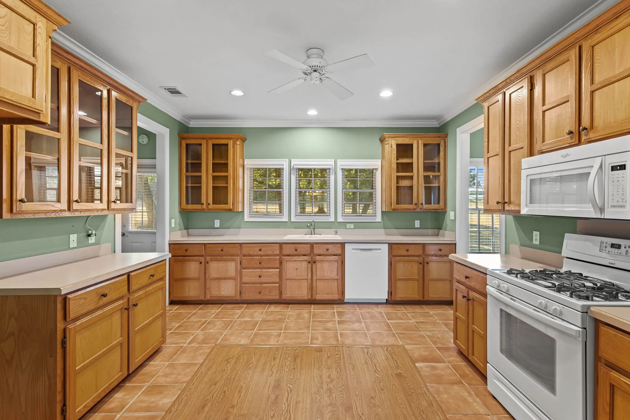 Single Family Residence For Sale in Wise County , 872 County Road 1670, Alvord, Texas 76225, 4 Bedroom, 3 Bathroom, 3 Garage spaces, 3,698 Sqft, built in 1998, mls#21388379, Real Estate Agent in Alvord, Homes For Sale in Wise county, Homes For Sale in Alvord, Realtor in Alvord Texas, Real Estate Brokerage Independent Realty Texas, Luminita Cordes Realtor
