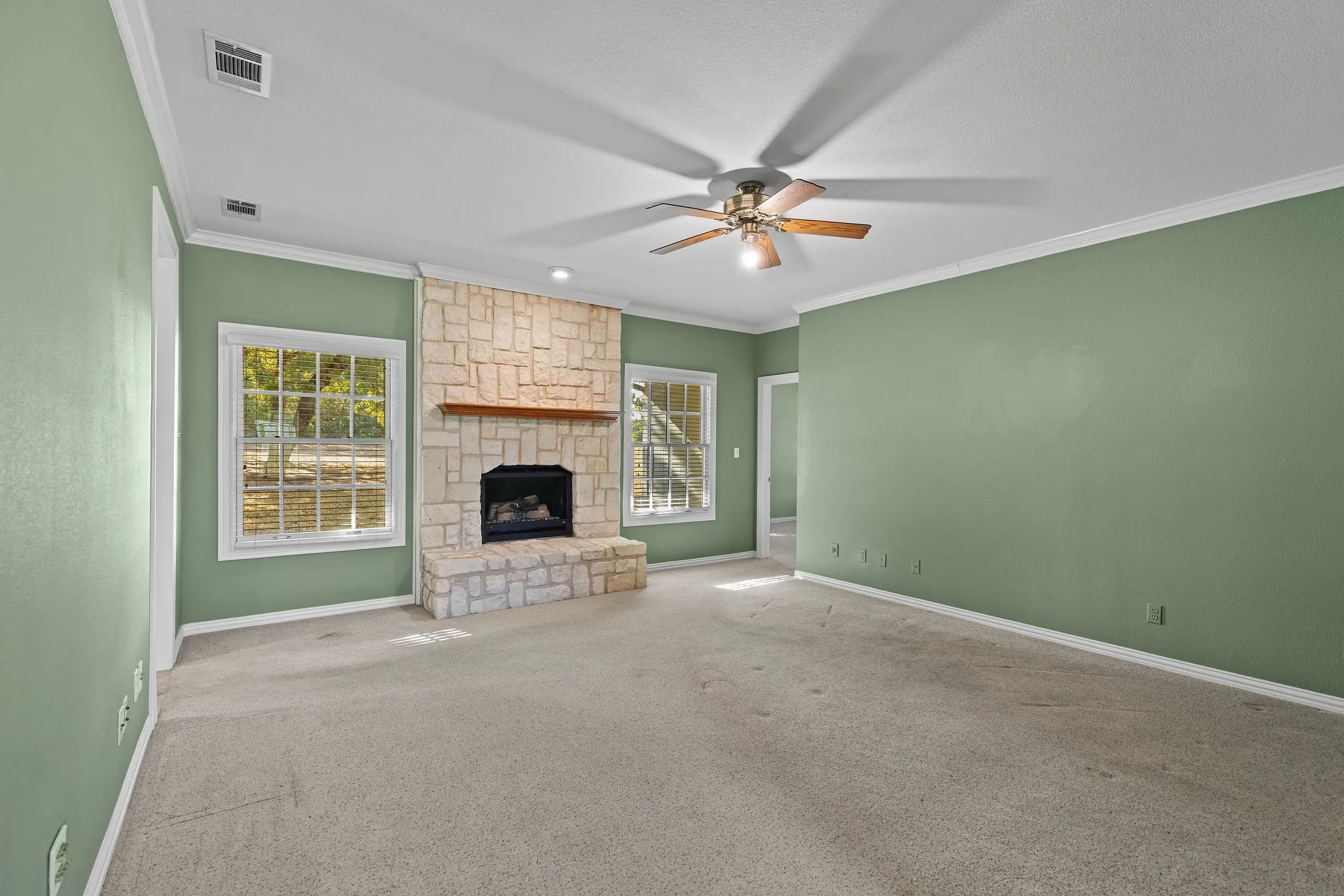 Single Family Residence For Sale in Wise County , 872 County Road 1670, Alvord, Texas 76225, 4 Bedroom, 3 Bathroom, 3 Garage spaces, 3,698 Sqft, built in 1998, mls#21388379, Real Estate Agent in Alvord, Homes For Sale in Wise county, Homes For Sale in Alvord, Realtor in Alvord Texas, Real Estate Brokerage Independent Realty Texas, Luminita Cordes Realtor