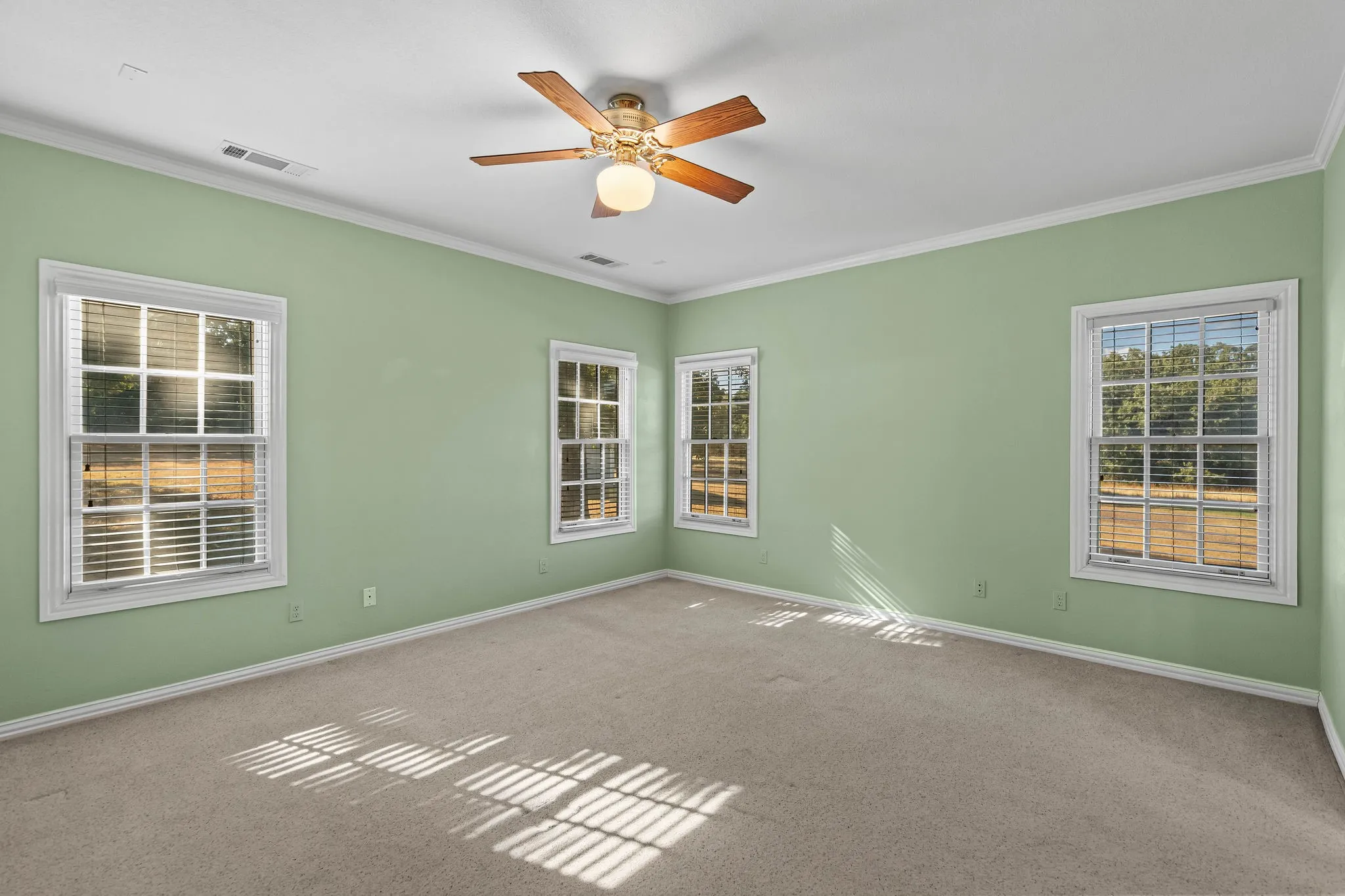 Single Family Residence For Sale in Wise County , 872 County Road 1670, Alvord, Texas 76225, 4 Bedroom, 3 Bathroom, 3 Garage spaces, 3,698 Sqft, built in 1998, mls#21388379, Real Estate Agent in Alvord, Homes For Sale in Wise county, Homes For Sale in Alvord, Realtor in Alvord Texas, Real Estate Brokerage Independent Realty Texas, Luminita Cordes Realtor