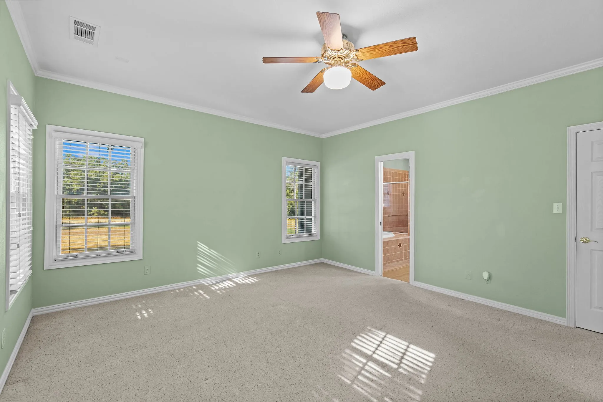 Single Family Residence For Sale in Wise County , 872 County Road 1670, Alvord, Texas 76225, 4 Bedroom, 3 Bathroom, 3 Garage spaces, 3,698 Sqft, built in 1998, mls#21388379, Real Estate Agent in Alvord, Homes For Sale in Wise county, Homes For Sale in Alvord, Realtor in Alvord Texas, Real Estate Brokerage Independent Realty Texas, Luminita Cordes Realtor