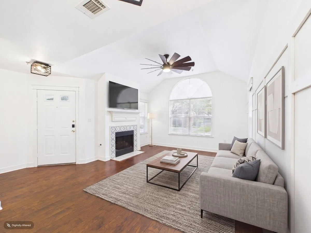 Condominium For Sale in Tarrant County , 2220 Countryside Drive, Bedford, Texas 76021, 3 Bedroom, 3 Bathroom, 2 Garage spaces, 1,683 Sqft, built in 1999, mls#21389362, Real Estate Agent in Bedford, Homes For Sale in Tarrant county, Homes For Sale in Bedford, Realtor in Bedford Texas, Real Estate Brokerage Independent Realty Texas, Luminita Cordes Realtor