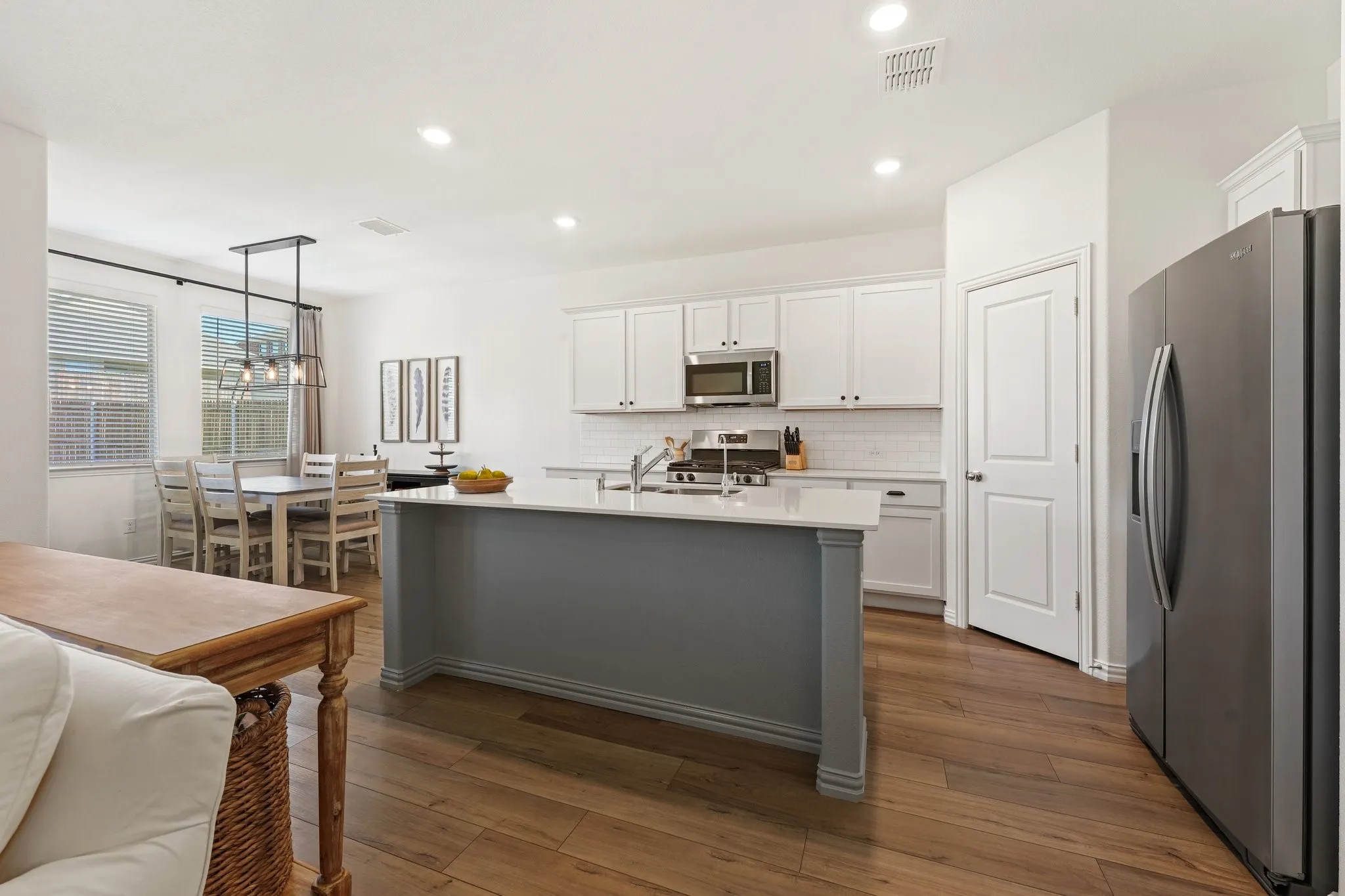 Single Family Residence For Sale in Tarrant County , 2552 Eden Creek Drive, Fort Worth, Texas 76179, 3 Bedroom, 2 Bathroom, 2 Garage spaces, 1,670 Sqft, built in 2022, mls#21389510, Real Estate Agent in Fort Worth, Homes For Sale in Tarrant county, Homes For Sale in Fort Worth, Realtor in Fort Worth Texas, Real Estate Brokerage Independent Realty Texas, Luminita Cordes Realtor