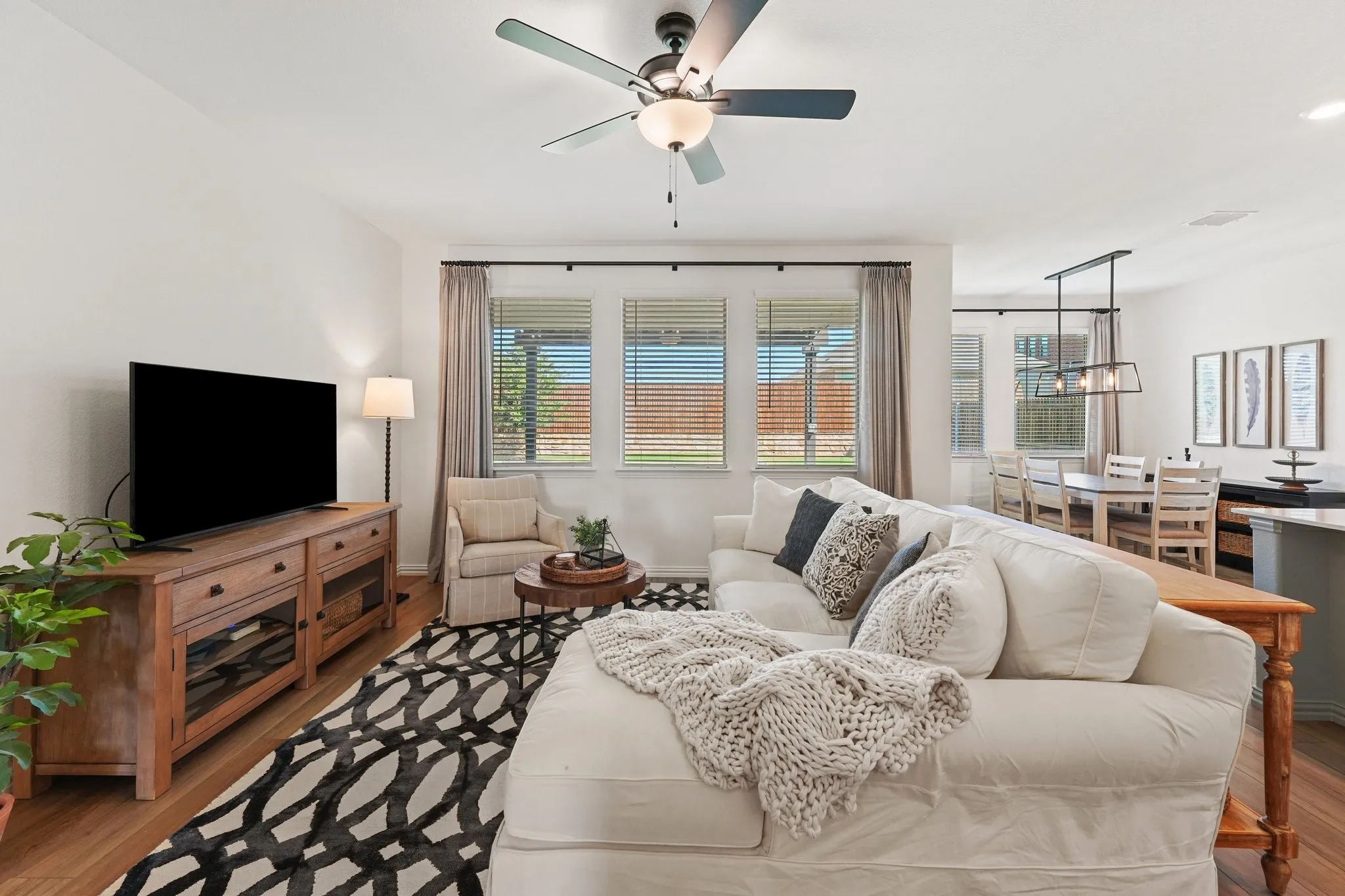 Single Family Residence For Sale in Tarrant County , 2552 Eden Creek Drive, Fort Worth, Texas 76179, 3 Bedroom, 2 Bathroom, 2 Garage spaces, 1,670 Sqft, built in 2022, mls#21389510, Real Estate Agent in Fort Worth, Homes For Sale in Tarrant county, Homes For Sale in Fort Worth, Realtor in Fort Worth Texas, Real Estate Brokerage Independent Realty Texas, Luminita Cordes Realtor