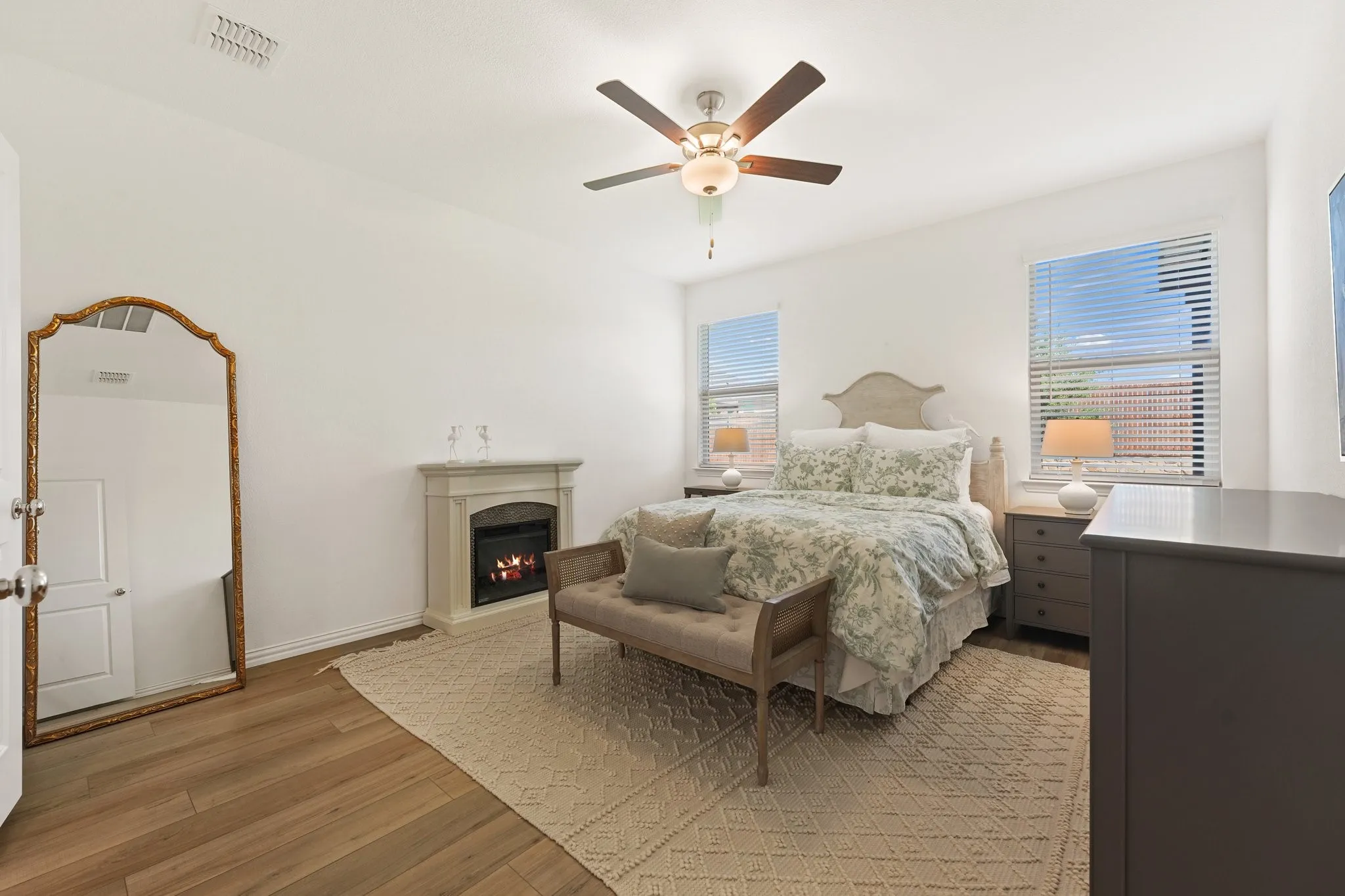 Single Family Residence For Sale in Tarrant County , 2552 Eden Creek Drive, Fort Worth, Texas 76179, 3 Bedroom, 2 Bathroom, 2 Garage spaces, 1,670 Sqft, built in 2022, mls#21389510, Real Estate Agent in Fort Worth, Homes For Sale in Tarrant county, Homes For Sale in Fort Worth, Realtor in Fort Worth Texas, Real Estate Brokerage Independent Realty Texas, Luminita Cordes Realtor
