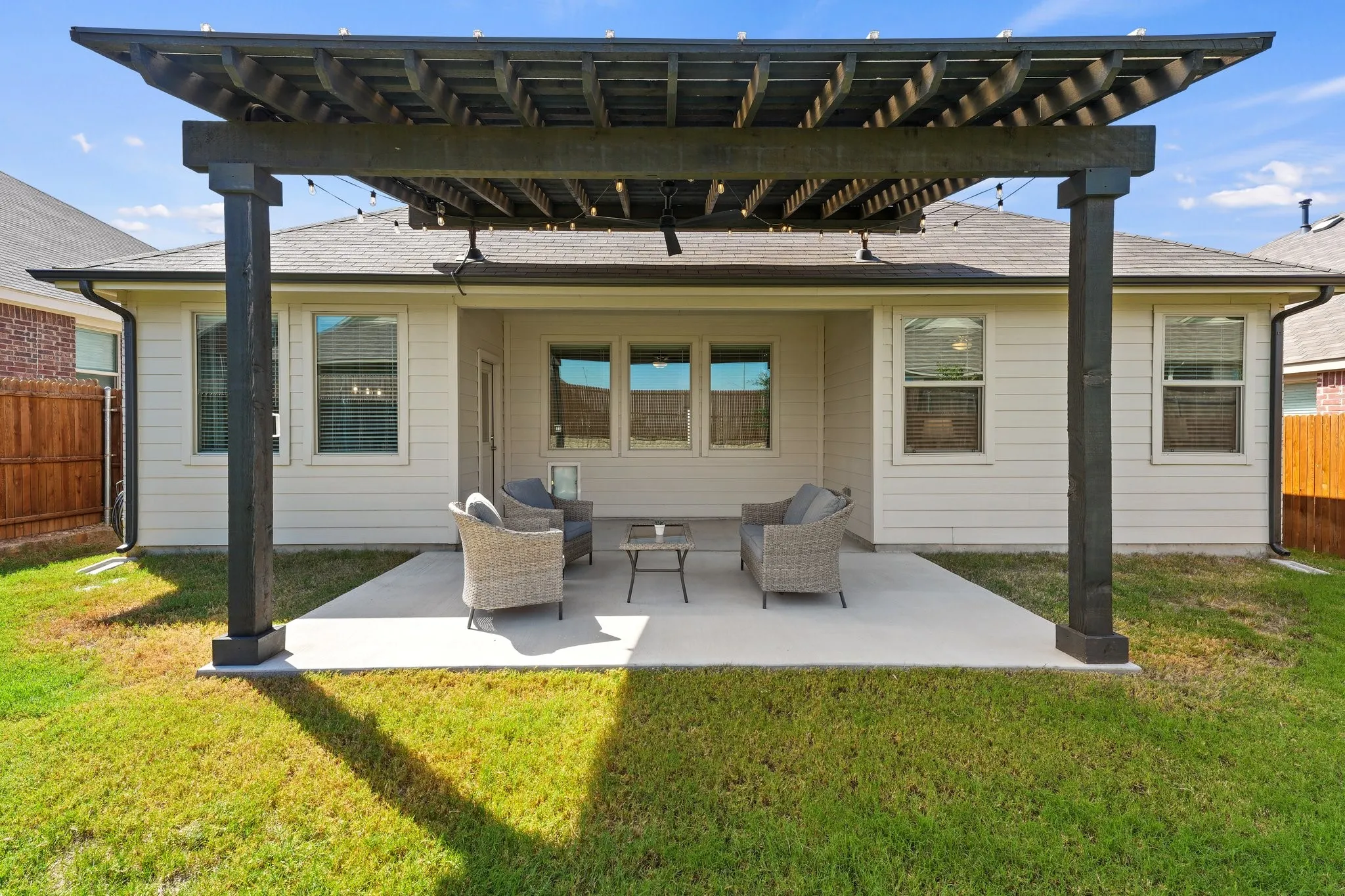 Single Family Residence For Sale in Tarrant County , 2552 Eden Creek Drive, Fort Worth, Texas 76179, 3 Bedroom, 2 Bathroom, 2 Garage spaces, 1,670 Sqft, built in 2022, mls#21389510, Real Estate Agent in Fort Worth, Homes For Sale in Tarrant county, Homes For Sale in Fort Worth, Realtor in Fort Worth Texas, Real Estate Brokerage Independent Realty Texas, Luminita Cordes Realtor