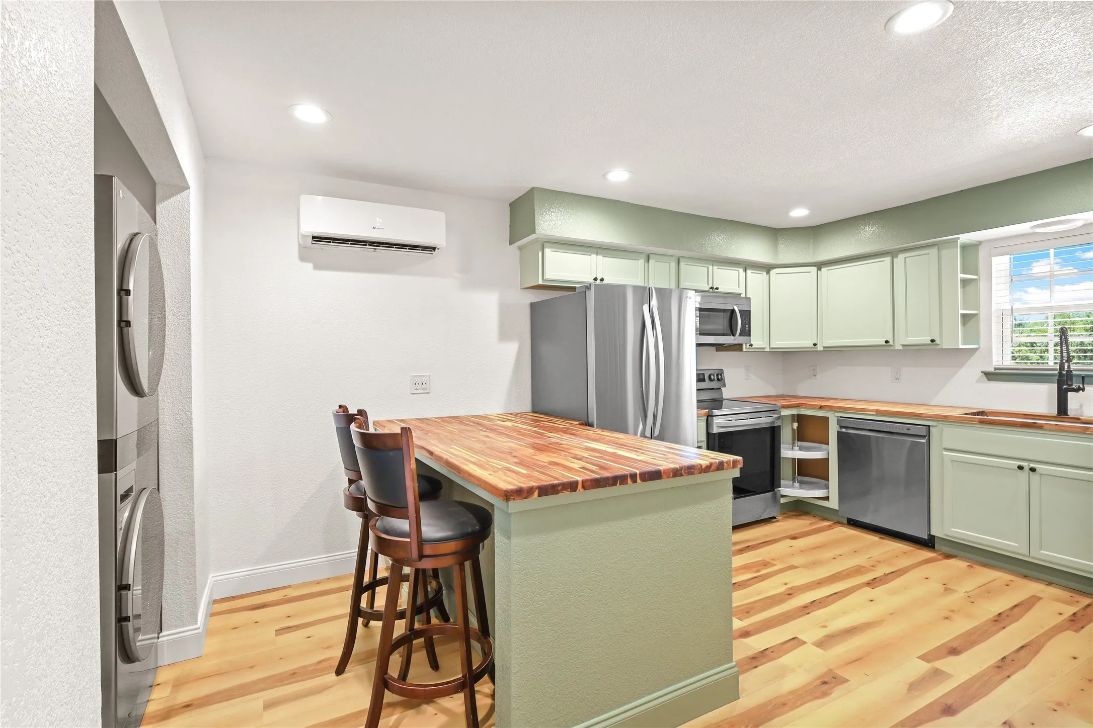 Farm For Sale in Brown County , 3575 Buck View Road, Brownwood, Texas 76801, 1 Bedroom, 2 Bathroom, Garage spaces, 928 Sqft, built in 2021, mls#21386474, Real Estate Agent in Brownwood, Homes For Sale in Brown county, Homes For Sale in Brownwood, Realtor in Brownwood Texas, Real Estate Brokerage Independent Realty Texas, Luminita Cordes Realtor
