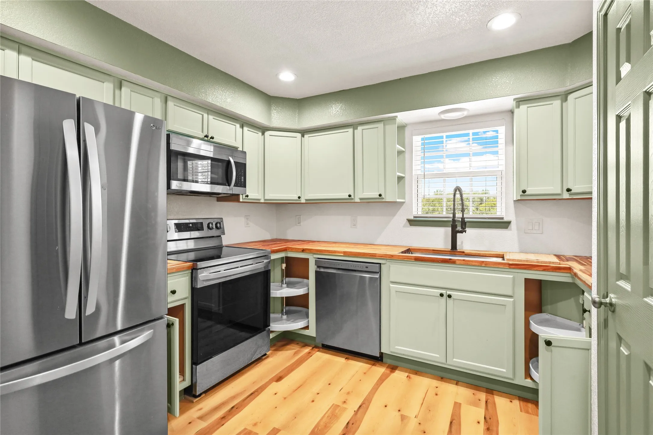 Farm For Sale in Brown County , 3575 Buck View Road, Brownwood, Texas 76801, 1 Bedroom, 2 Bathroom, Garage spaces, 928 Sqft, built in 2021, mls#21386474, Real Estate Agent in Brownwood, Homes For Sale in Brown county, Homes For Sale in Brownwood, Realtor in Brownwood Texas, Real Estate Brokerage Independent Realty Texas, Luminita Cordes Realtor