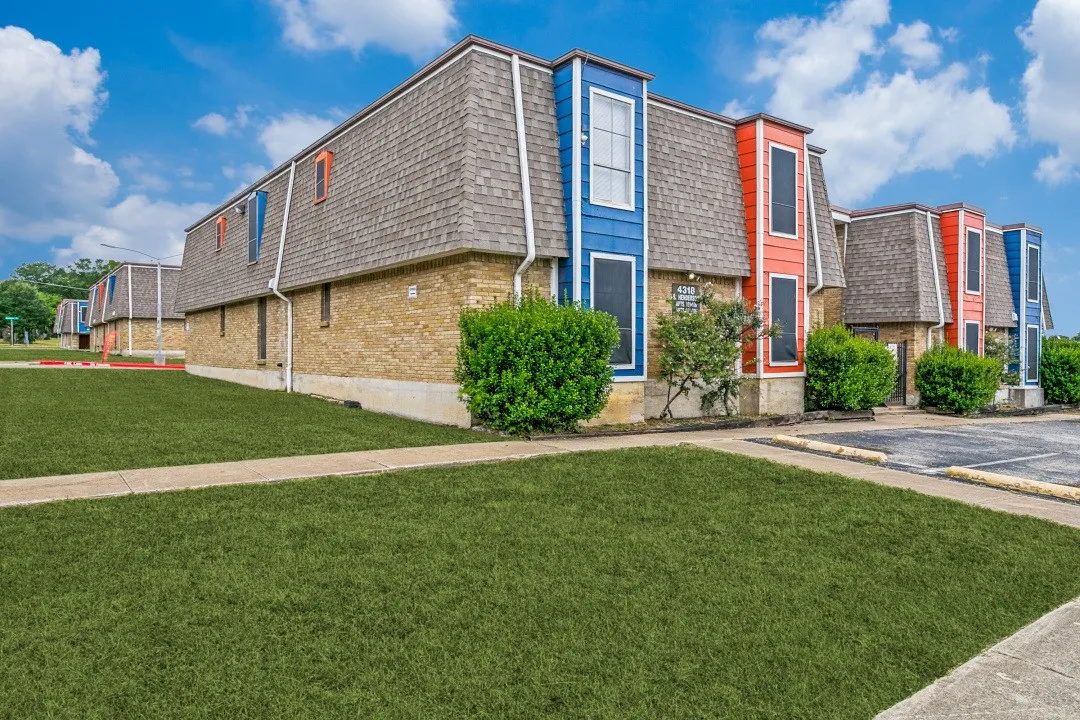 Apartment For Rent in Tarrant County , 4317 Baldwin Street 4317-105, Fort Worth, Texas 75052, 2 Bedroom, 1 Bathroom, Garage spaces, 730 Sqft, built in 1968, mls#21389936, Real Estate Agent in Fort Worth, Homes For Rent in Tarrant county, Homes For Rent in Fort Worth, Realtor in Fort Worth Texas, Real Estate Brokerage Independent Realty Texas, Luminita Cordes Realtor