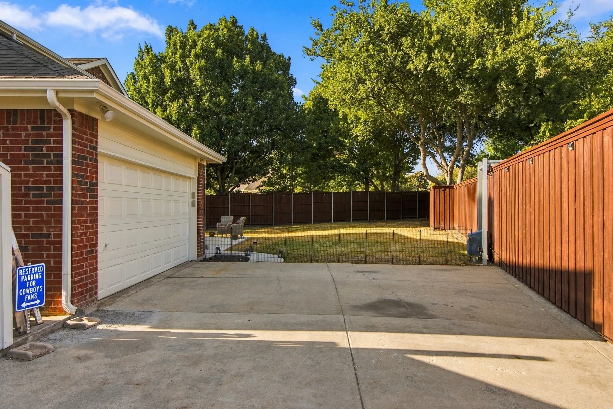 Single Family Residence For Sale in Collin County , 7536 Kathryn Drive, Frisco, Texas 75035, 5 Bedroom, 3 Bathroom, 2 Garage spaces, 3,238 Sqft, built in 2002, mls#21389890, Real Estate Agent in Frisco, Homes For Sale in Collin county, Homes For Sale in Frisco, Realtor in Frisco Texas, Real Estate Brokerage Independent Realty Texas, Luminita Cordes Realtor