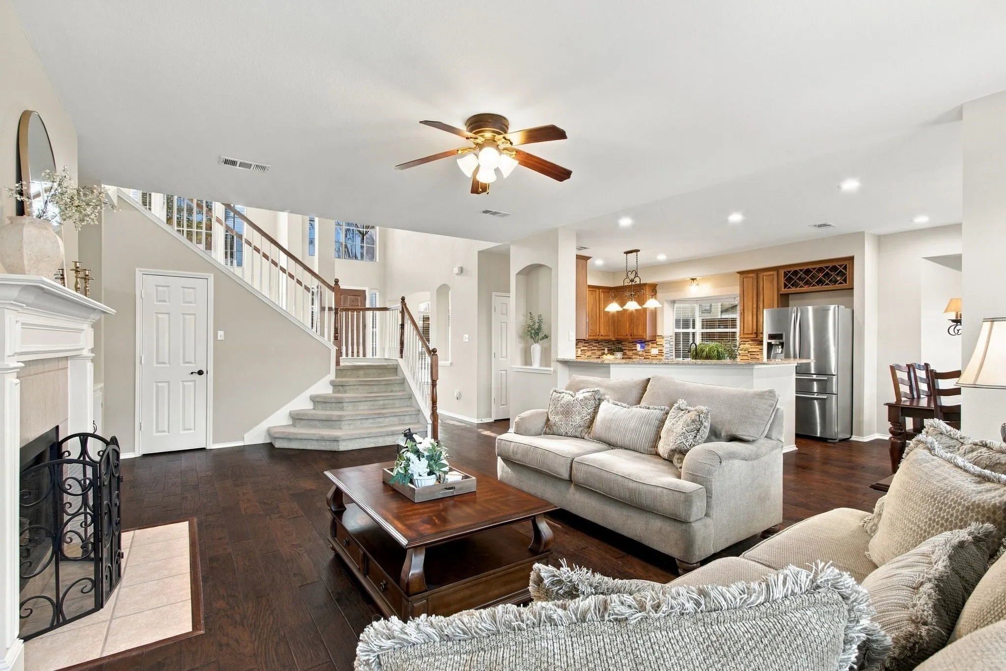 Single Family Residence For Sale in Collin County , 7536 Kathryn Drive, Frisco, Texas 75035, 5 Bedroom, 3 Bathroom, 2 Garage spaces, 3,238 Sqft, built in 2002, mls#21389890, Real Estate Agent in Frisco, Homes For Sale in Collin county, Homes For Sale in Frisco, Realtor in Frisco Texas, Real Estate Brokerage Independent Realty Texas, Luminita Cordes Realtor
