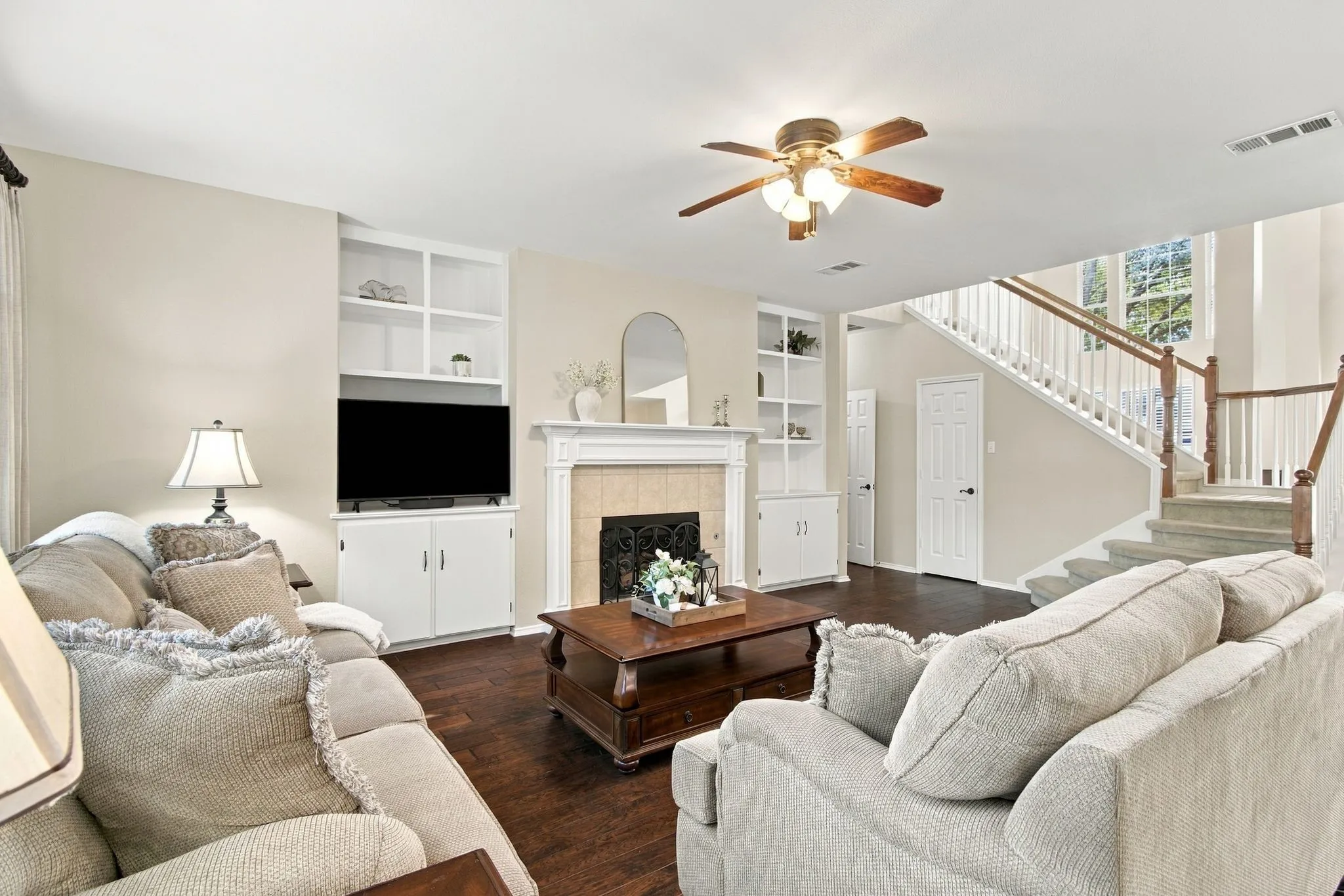 Single Family Residence For Sale in Collin County , 7536 Kathryn Drive, Frisco, Texas 75035, 5 Bedroom, 3 Bathroom, 2 Garage spaces, 3,238 Sqft, built in 2002, mls#21389890, Real Estate Agent in Frisco, Homes For Sale in Collin county, Homes For Sale in Frisco, Realtor in Frisco Texas, Real Estate Brokerage Independent Realty Texas, Luminita Cordes Realtor