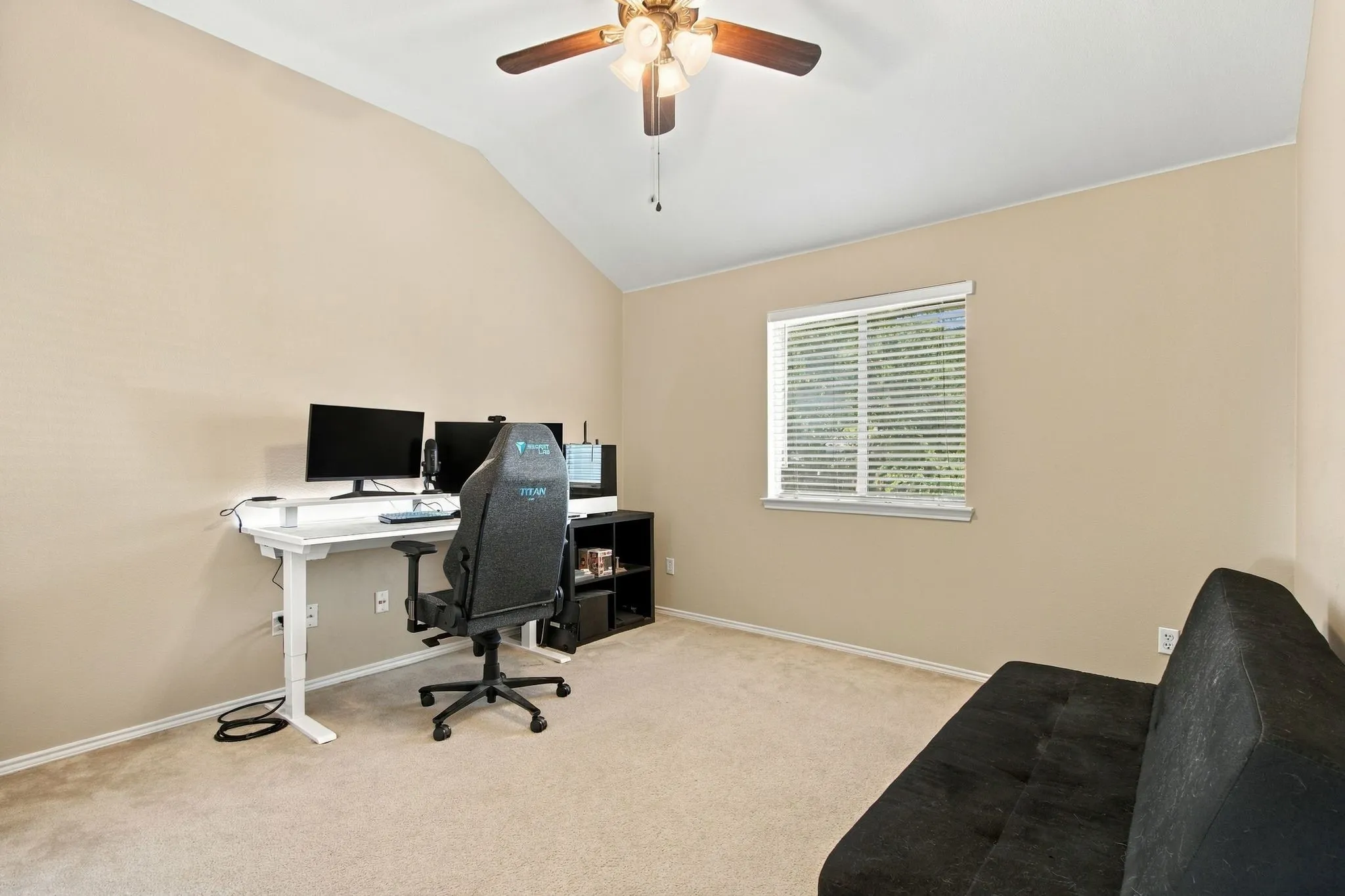 Single Family Residence For Sale in Collin County , 7536 Kathryn Drive, Frisco, Texas 75035, 5 Bedroom, 3 Bathroom, 2 Garage spaces, 3,238 Sqft, built in 2002, mls#21389890, Real Estate Agent in Frisco, Homes For Sale in Collin county, Homes For Sale in Frisco, Realtor in Frisco Texas, Real Estate Brokerage Independent Realty Texas, Luminita Cordes Realtor