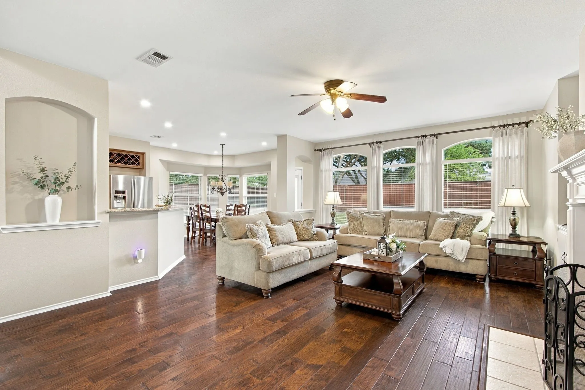 Single Family Residence For Sale in Collin County , 7536 Kathryn Drive, Frisco, Texas 75035, 5 Bedroom, 3 Bathroom, 2 Garage spaces, 3,238 Sqft, built in 2002, mls#21389890, Real Estate Agent in Frisco, Homes For Sale in Collin county, Homes For Sale in Frisco, Realtor in Frisco Texas, Real Estate Brokerage Independent Realty Texas, Luminita Cordes Realtor