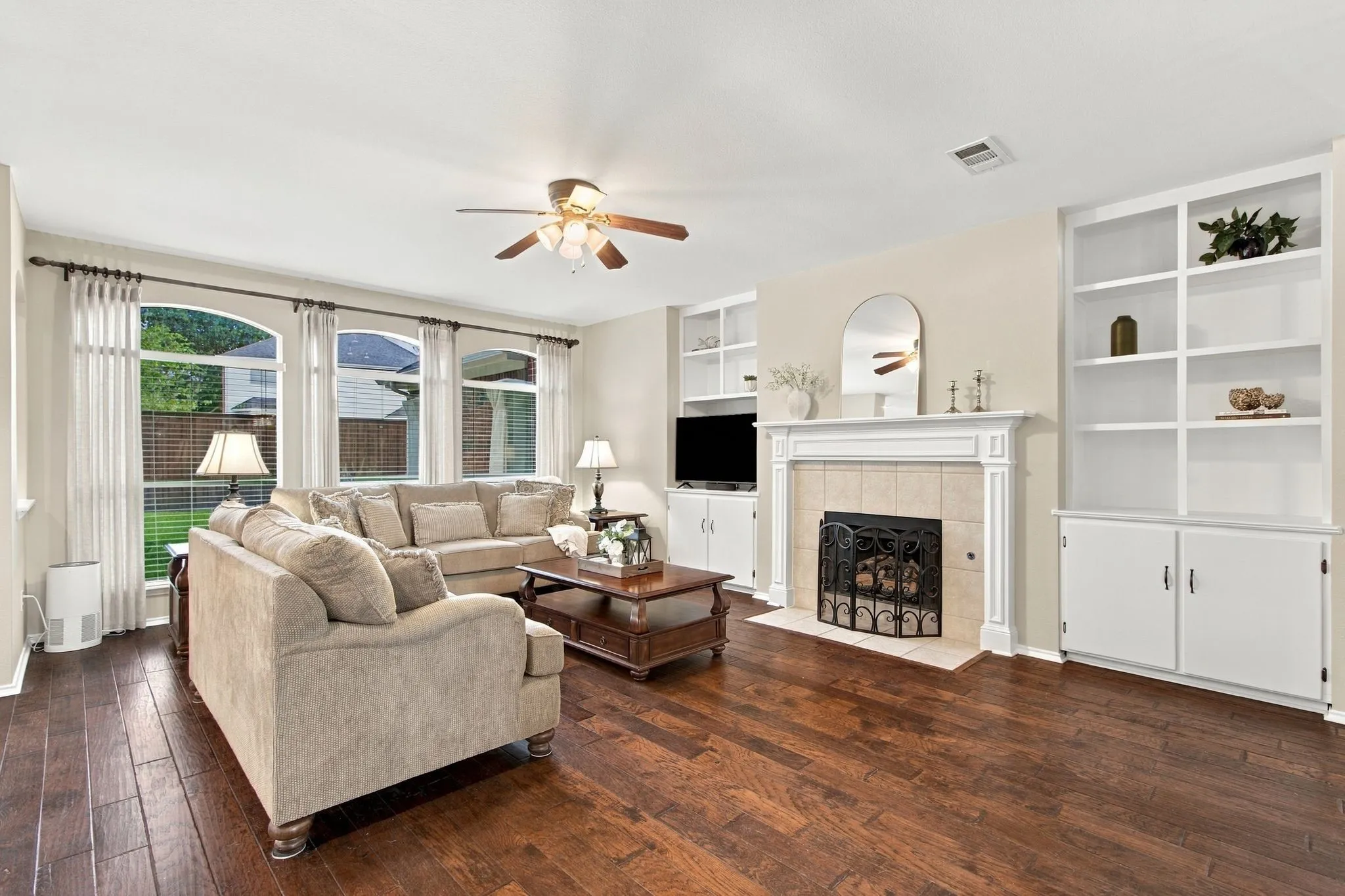 Single Family Residence For Sale in Collin County , 7536 Kathryn Drive, Frisco, Texas 75035, 5 Bedroom, 3 Bathroom, 2 Garage spaces, 3,238 Sqft, built in 2002, mls#21389890, Real Estate Agent in Frisco, Homes For Sale in Collin county, Homes For Sale in Frisco, Realtor in Frisco Texas, Real Estate Brokerage Independent Realty Texas, Luminita Cordes Realtor