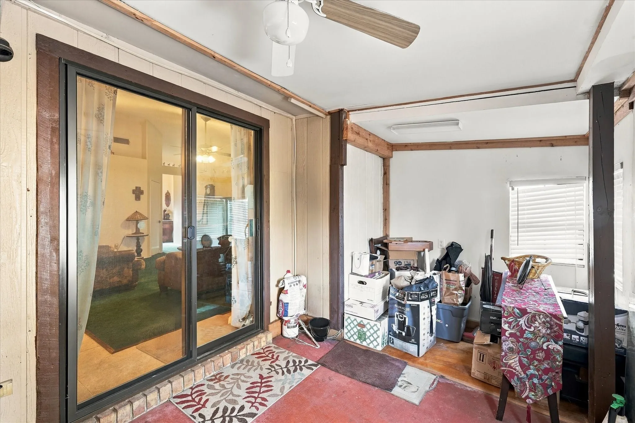 Single Family Residence For Sale in Tarrant County , 617 Cross Ridge Circle N, Fort Worth, Texas 76120, 3 Bedroom, 2 Bathroom, 2 Garage spaces, 1,220 Sqft, built in 1986, mls#21388785, Real Estate Agent in Fort Worth, Homes For Sale in Tarrant county, Homes For Sale in Fort Worth, Realtor in Fort Worth Texas, Real Estate Brokerage Independent Realty Texas, Luminita Cordes Realtor