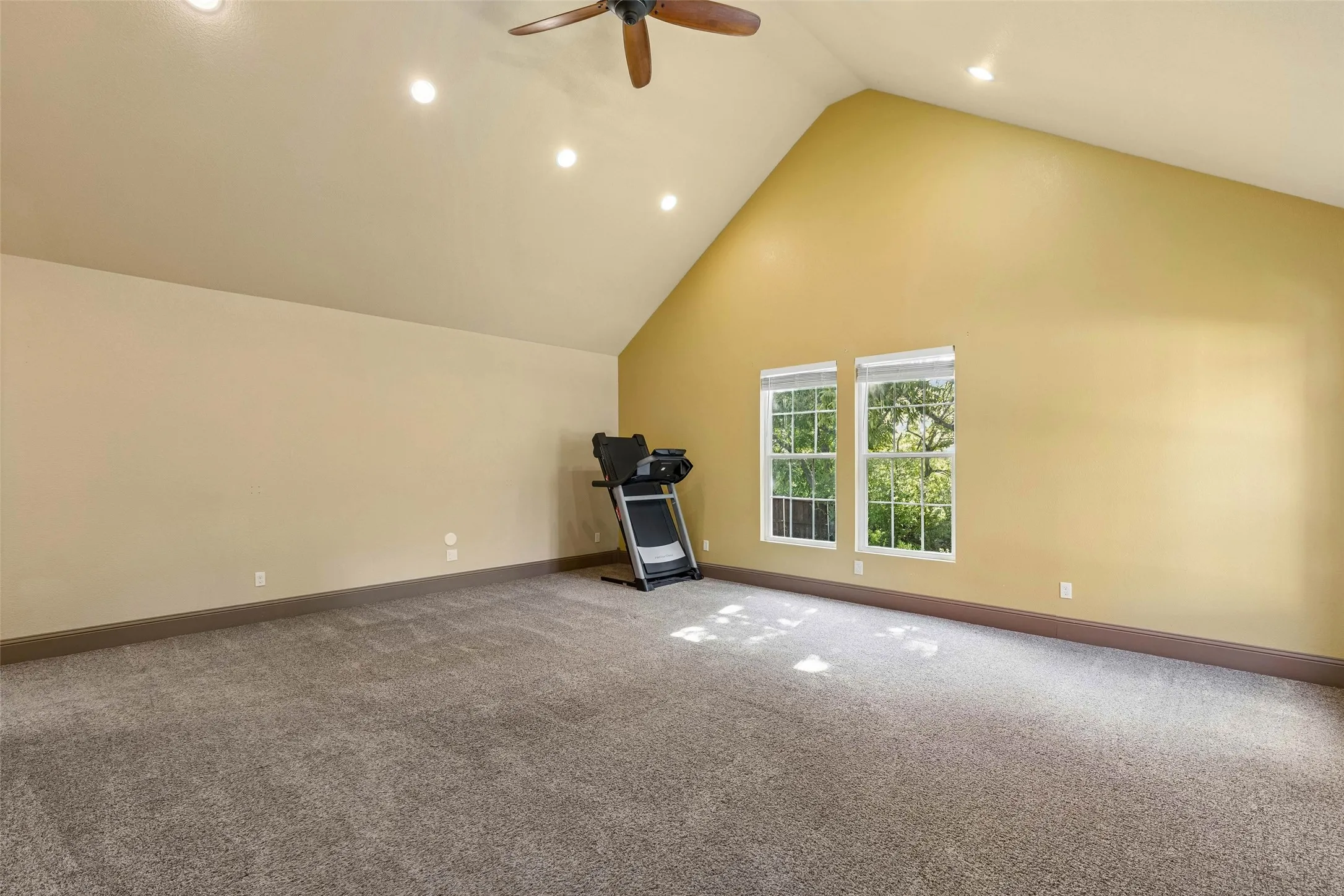 Single Family Residence For Sale in Dallas County , 1925 Wildwood Drive, Grand Prairie, Texas 75050, 3 Bedroom, 2 Bathroom, 2 Garage spaces, 2,484 Sqft, built in 2015, mls#21385962, Real Estate Agent in Grand Prairie, Homes For Sale in Dallas county, Homes For Sale in Grand Prairie, Realtor in Grand Prairie Texas, Real Estate Brokerage Independent Realty Texas, Luminita Cordes Realtor