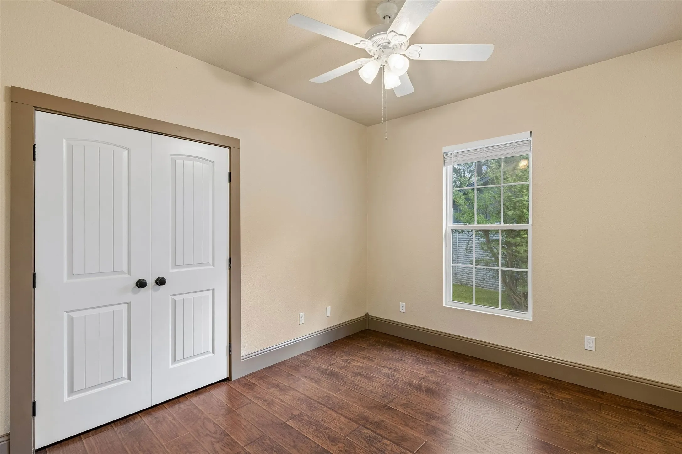 Single Family Residence For Sale in Dallas County , 1925 Wildwood Drive, Grand Prairie, Texas 75050, 3 Bedroom, 2 Bathroom, 2 Garage spaces, 2,484 Sqft, built in 2015, mls#21385962, Real Estate Agent in Grand Prairie, Homes For Sale in Dallas county, Homes For Sale in Grand Prairie, Realtor in Grand Prairie Texas, Real Estate Brokerage Independent Realty Texas, Luminita Cordes Realtor